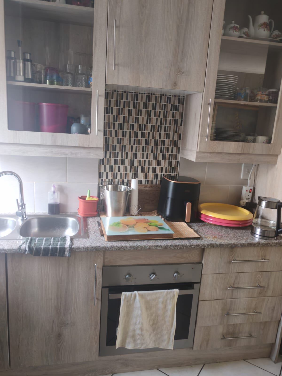 Neat 2-bedroom single storey unit for sale in Bartlett