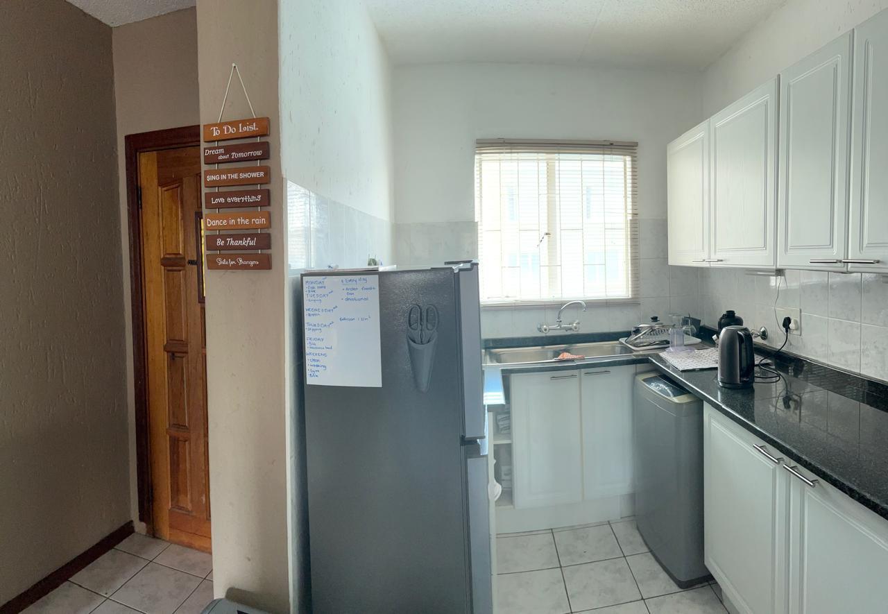 Modern Apartment in Secure Farrarmere Country Estate with Pool