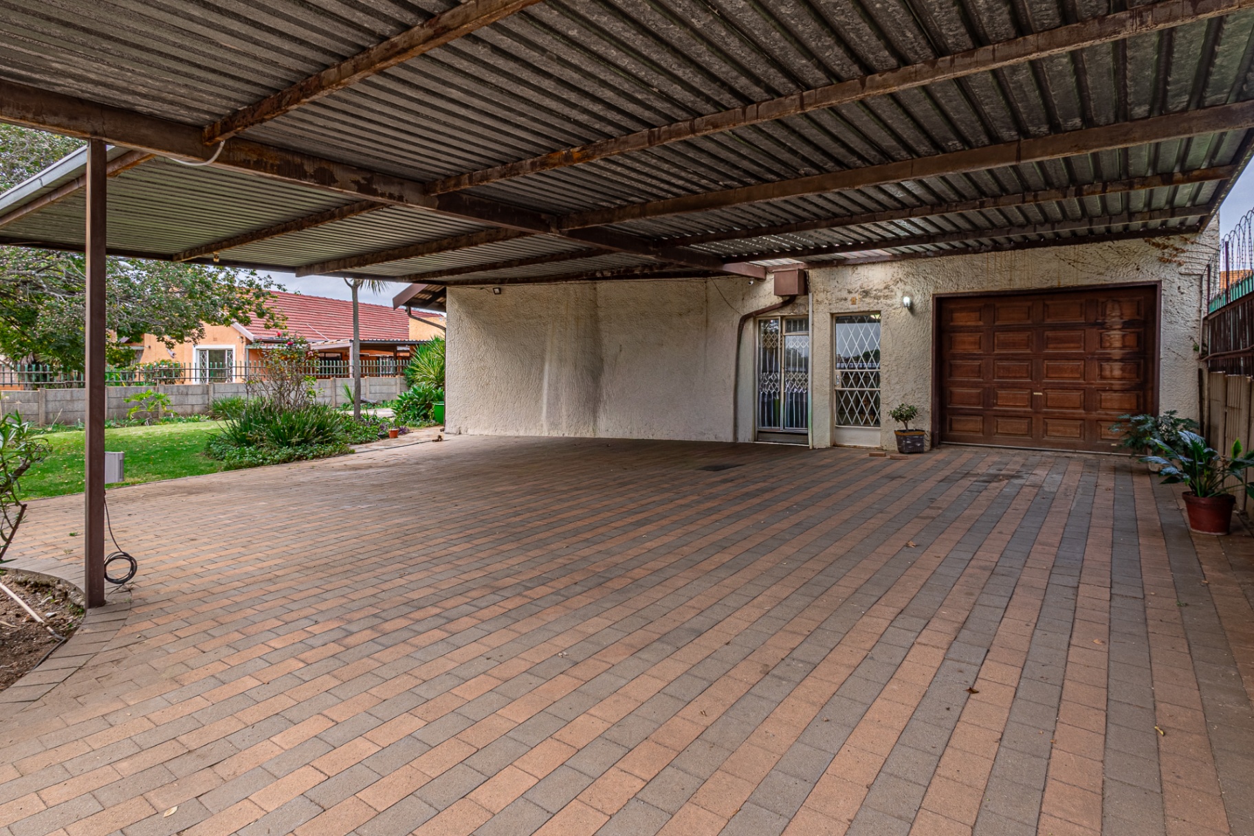 Neat 4 Bedroom Home with Flat Potential in Rhodesfield