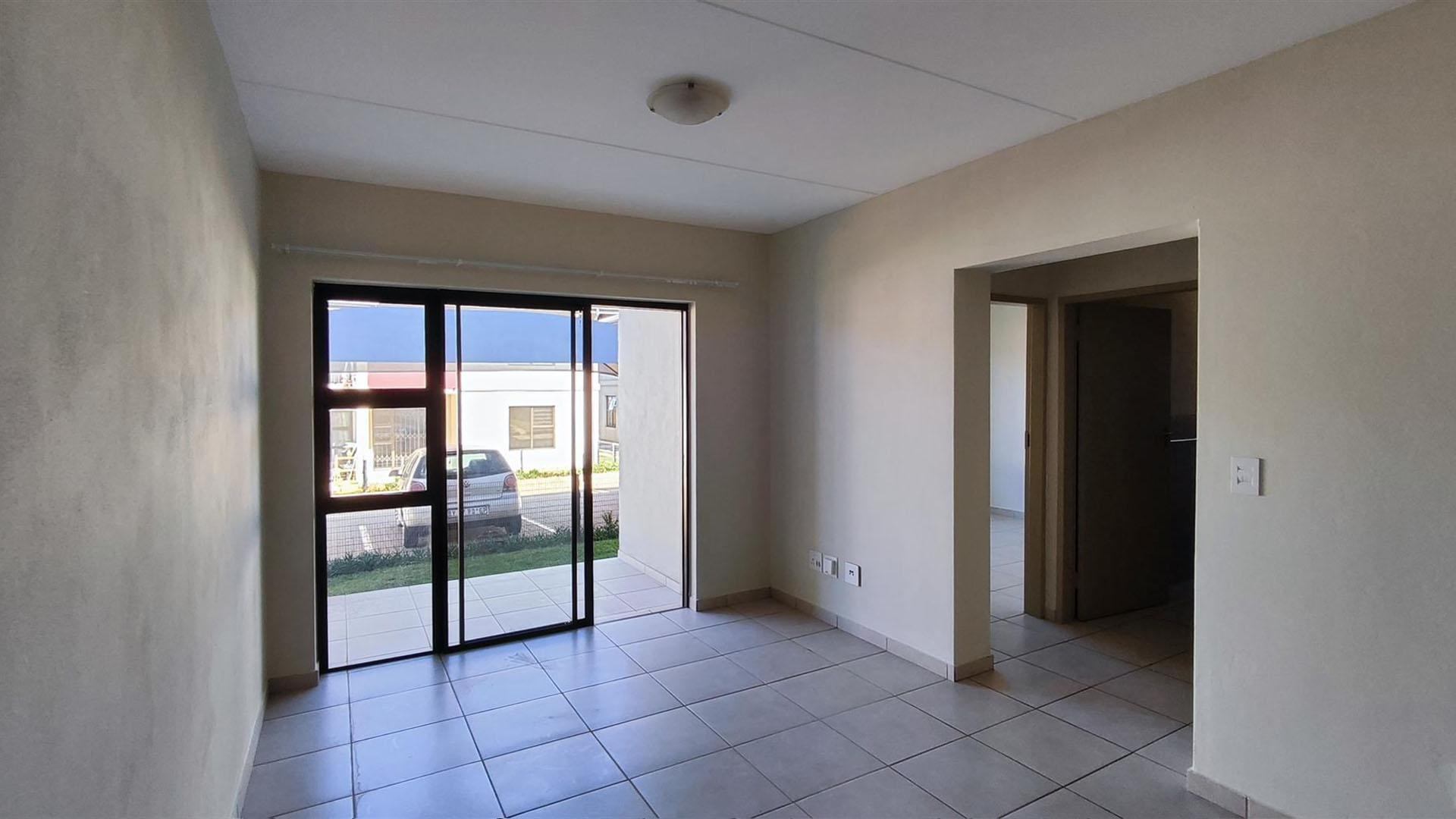 Neat 2 Bedroom Unit with Pool in Secure Complex