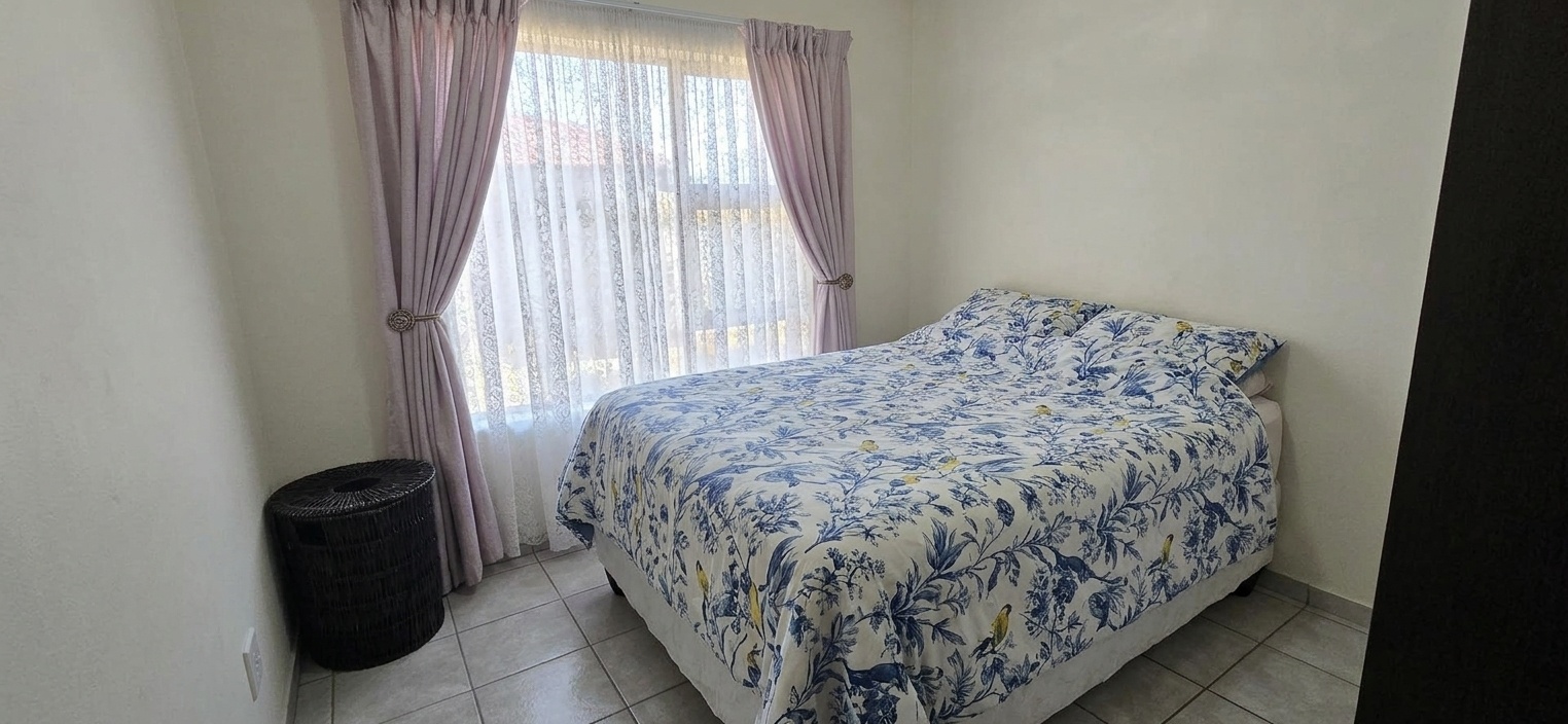 Spacious 3-Bedroom Upstairs Apartment with Excellent Security and Low Monthly Costs
