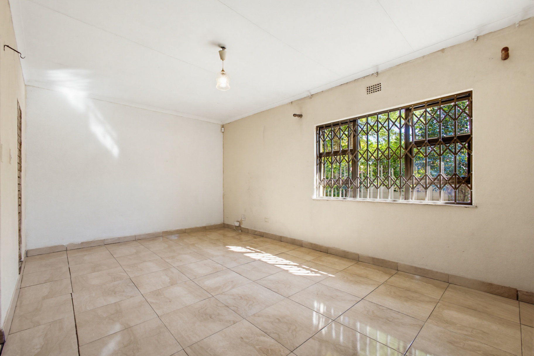 Spacious Family Home with Great Entertaining Areas in Crystal Park