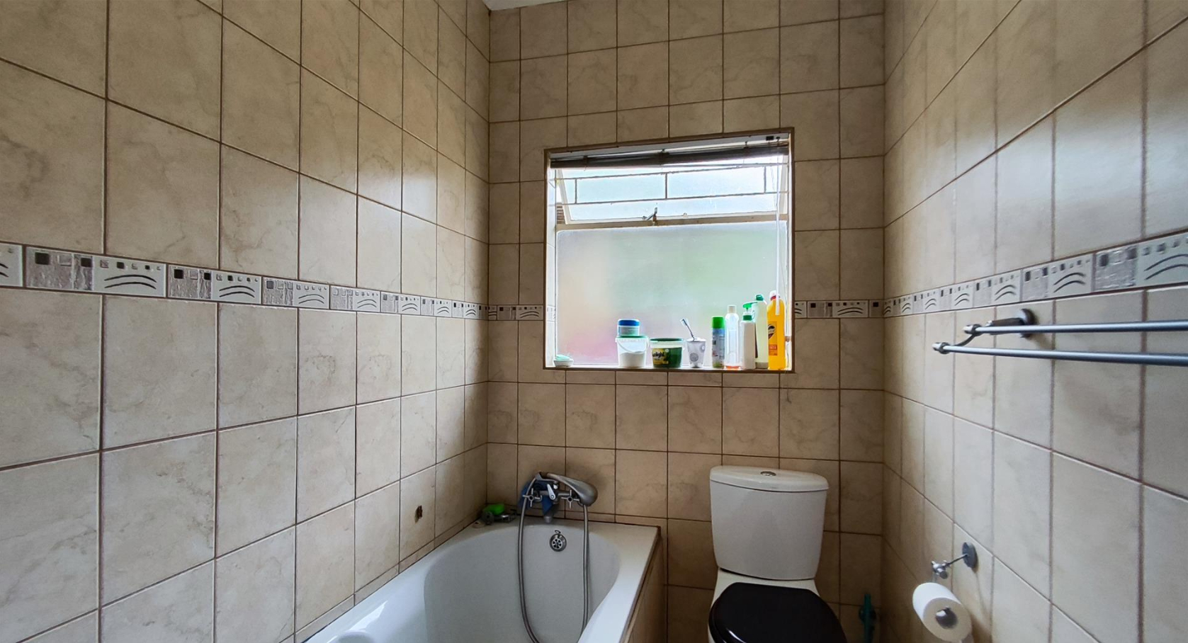 Norkem Park Gem! Modern Townhouse - Your New Home Awaits!
