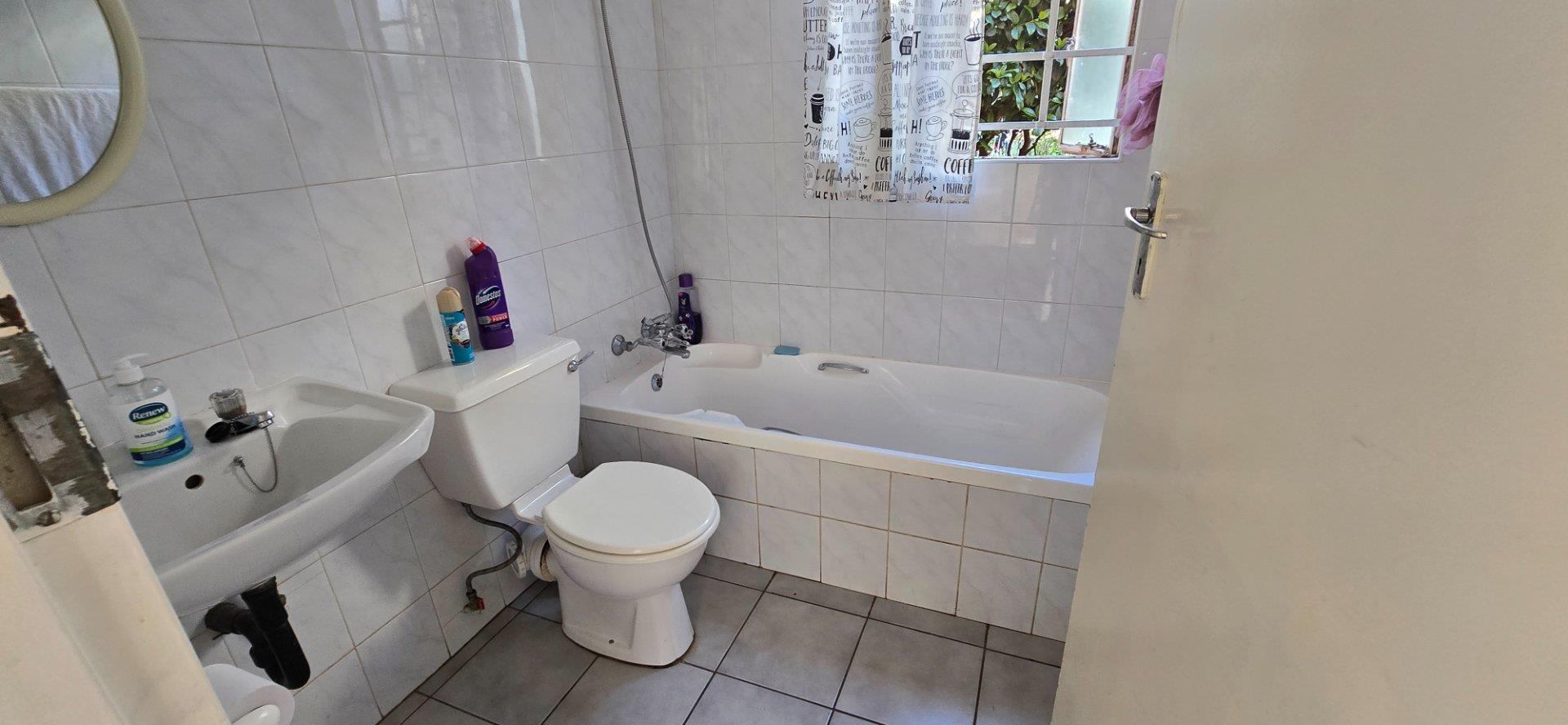 Well-Presented Ground Floor Unit – Ideal for Investors