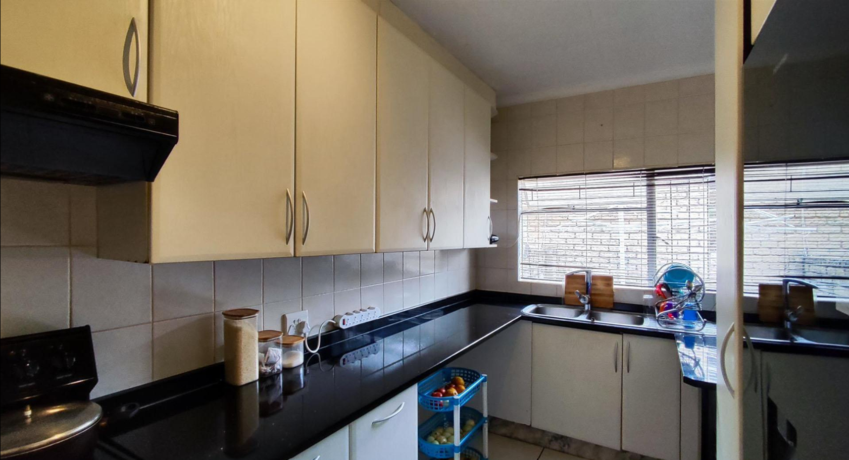 Norkem Park Gem! Modern Townhouse - Your New Home Awaits!
