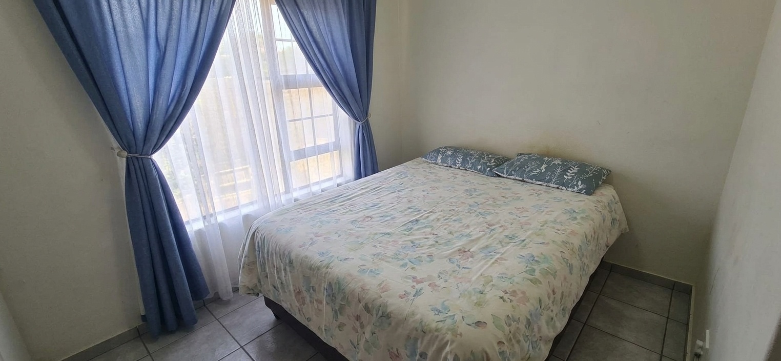 Spacious 3-Bedroom Upstairs Apartment with Excellent Security and Low Monthly Costs