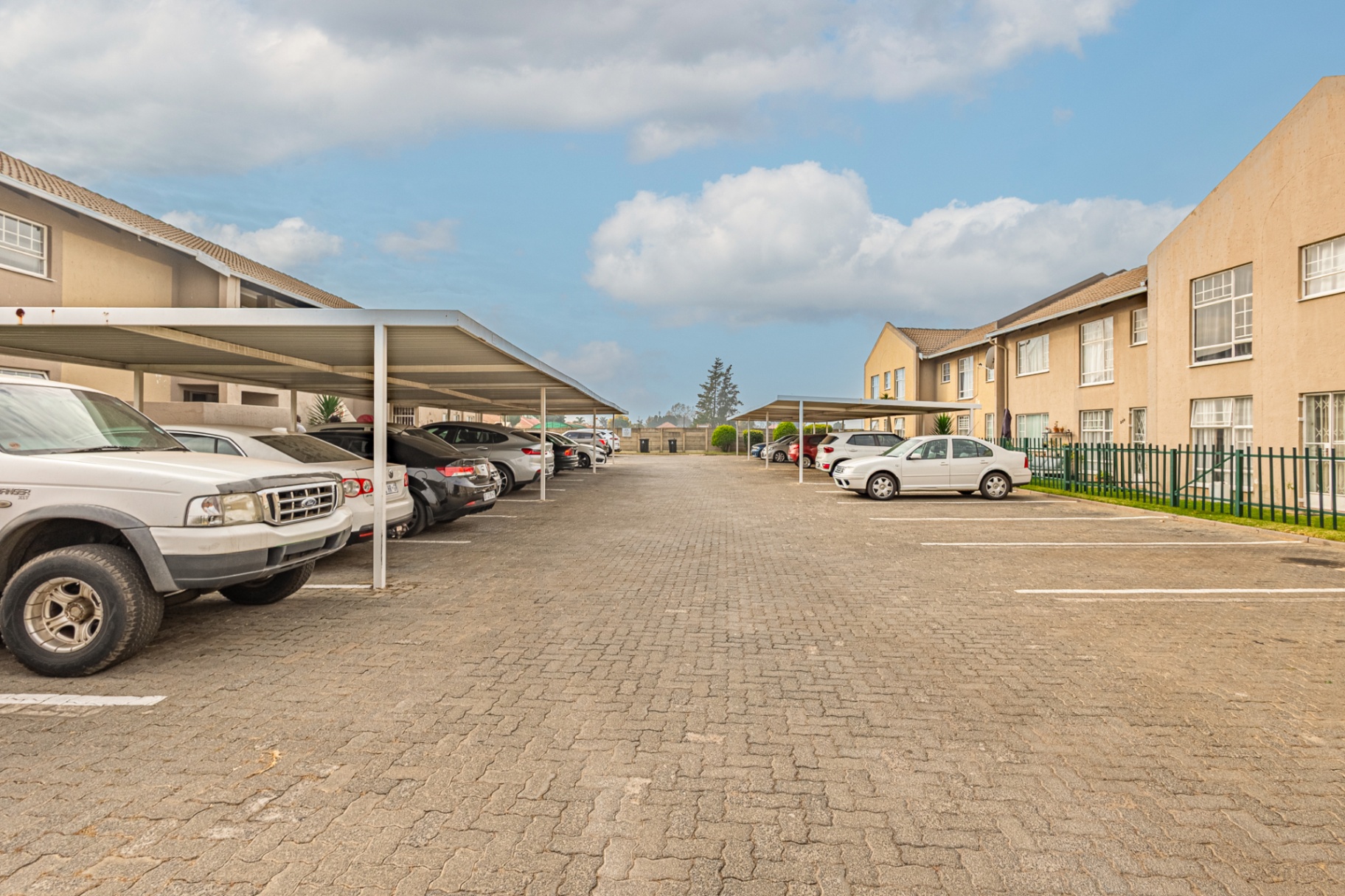 New Listing: 2 Bedroom Apartment For Sale in Ravenswood
