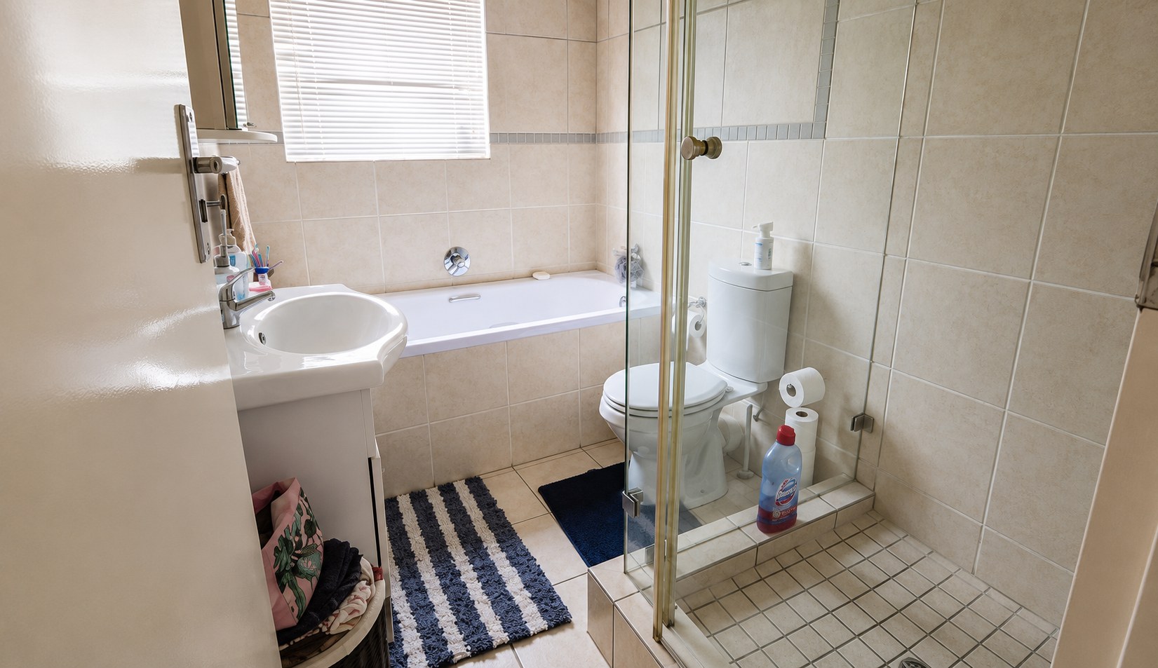 Spacious Ground Floor Apartment with Private Garden in a Secure Complex
