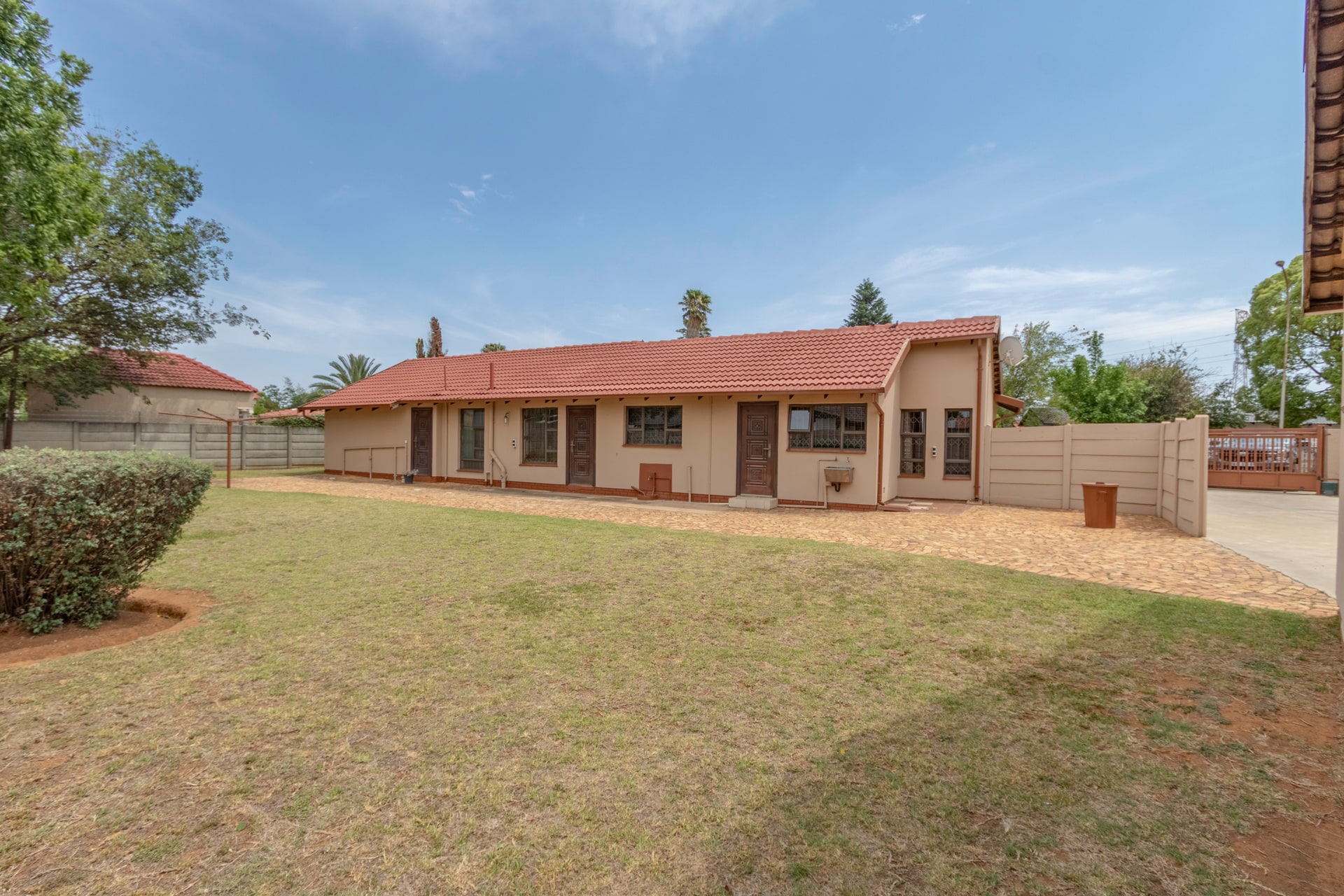 House For Sale in Crystal Park, Benoni