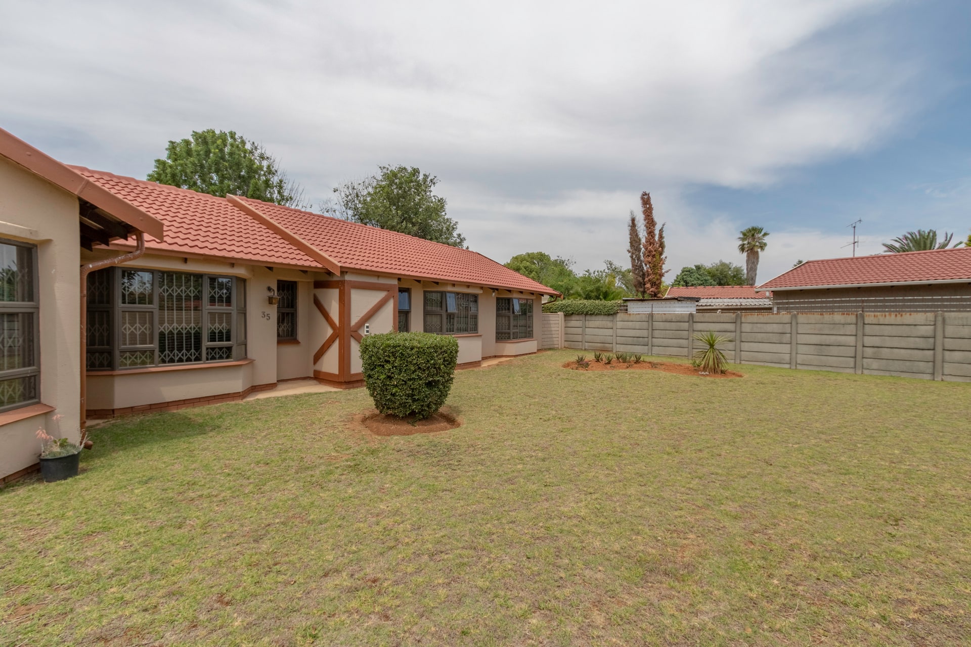 House For Sale in Crystal Park, Benoni