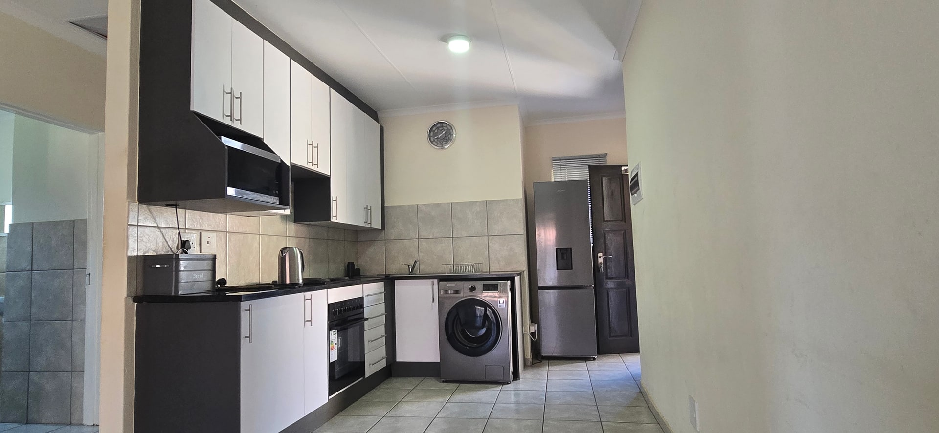Spacious 3-Bedroom Upstairs Apartment with Excellent Security and Low Monthly Costs