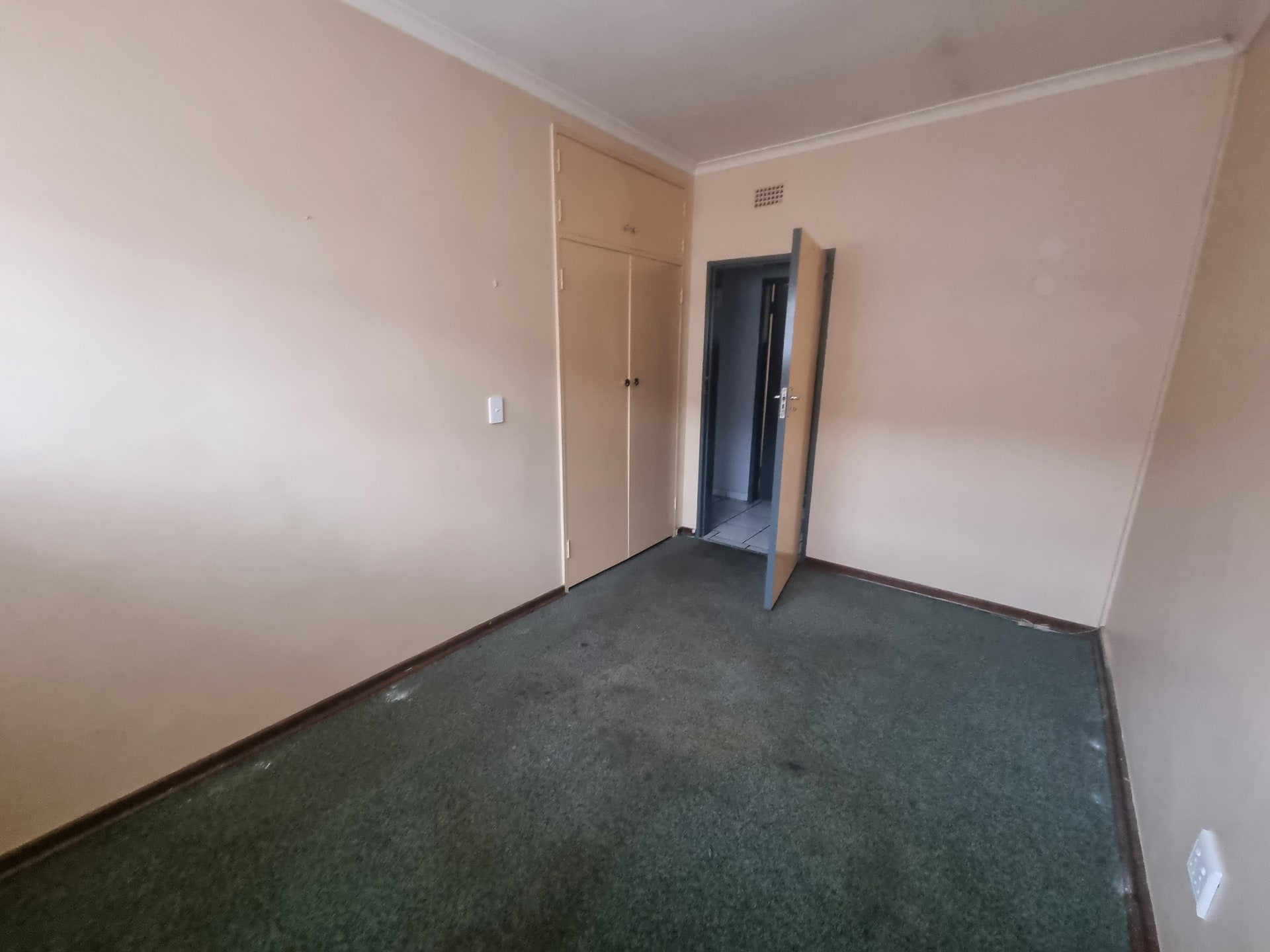 House For Sale in Dersley, Springs