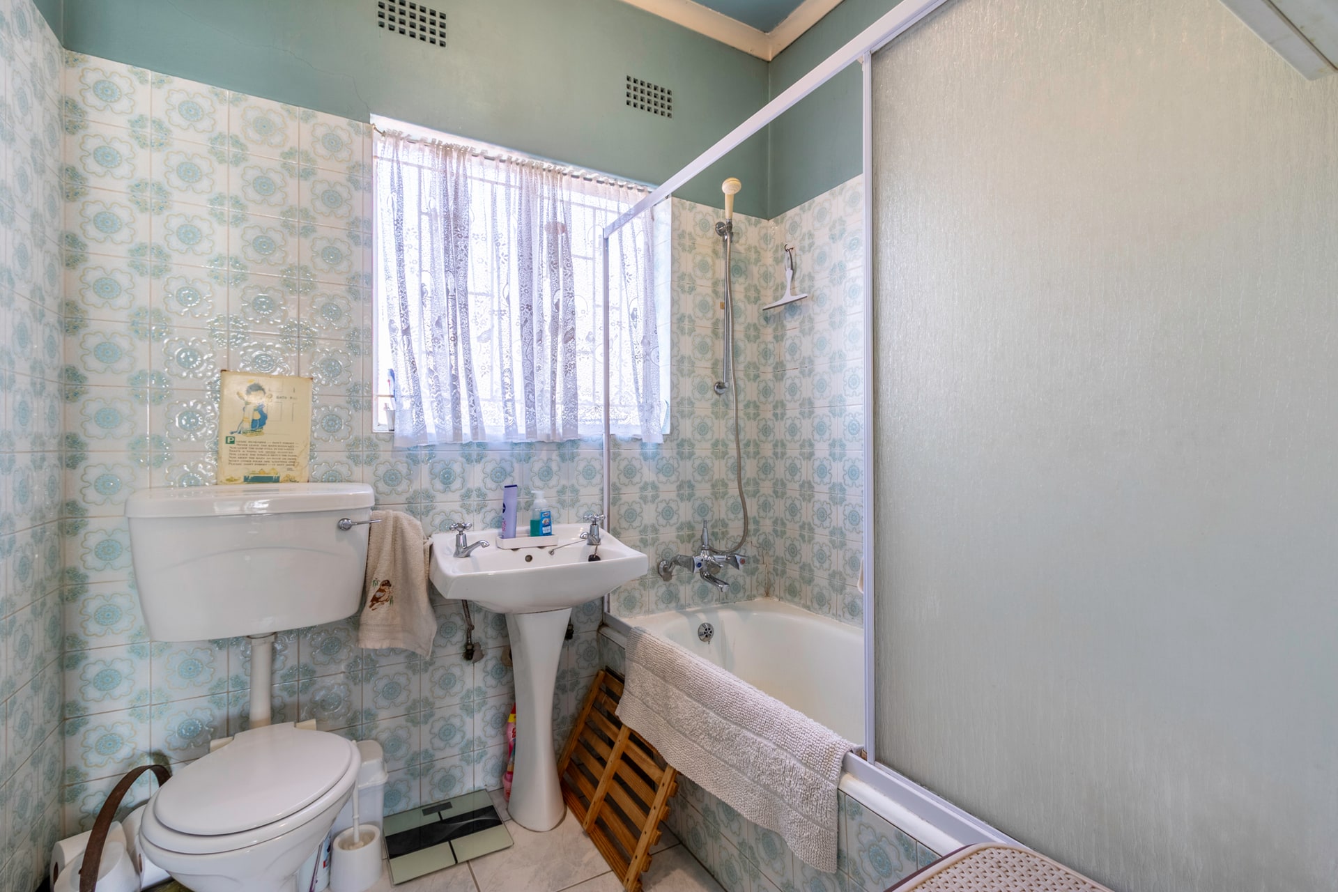 Spacious 2-Bedroom Townhouse with Garden and Double Garage in Secure Complex