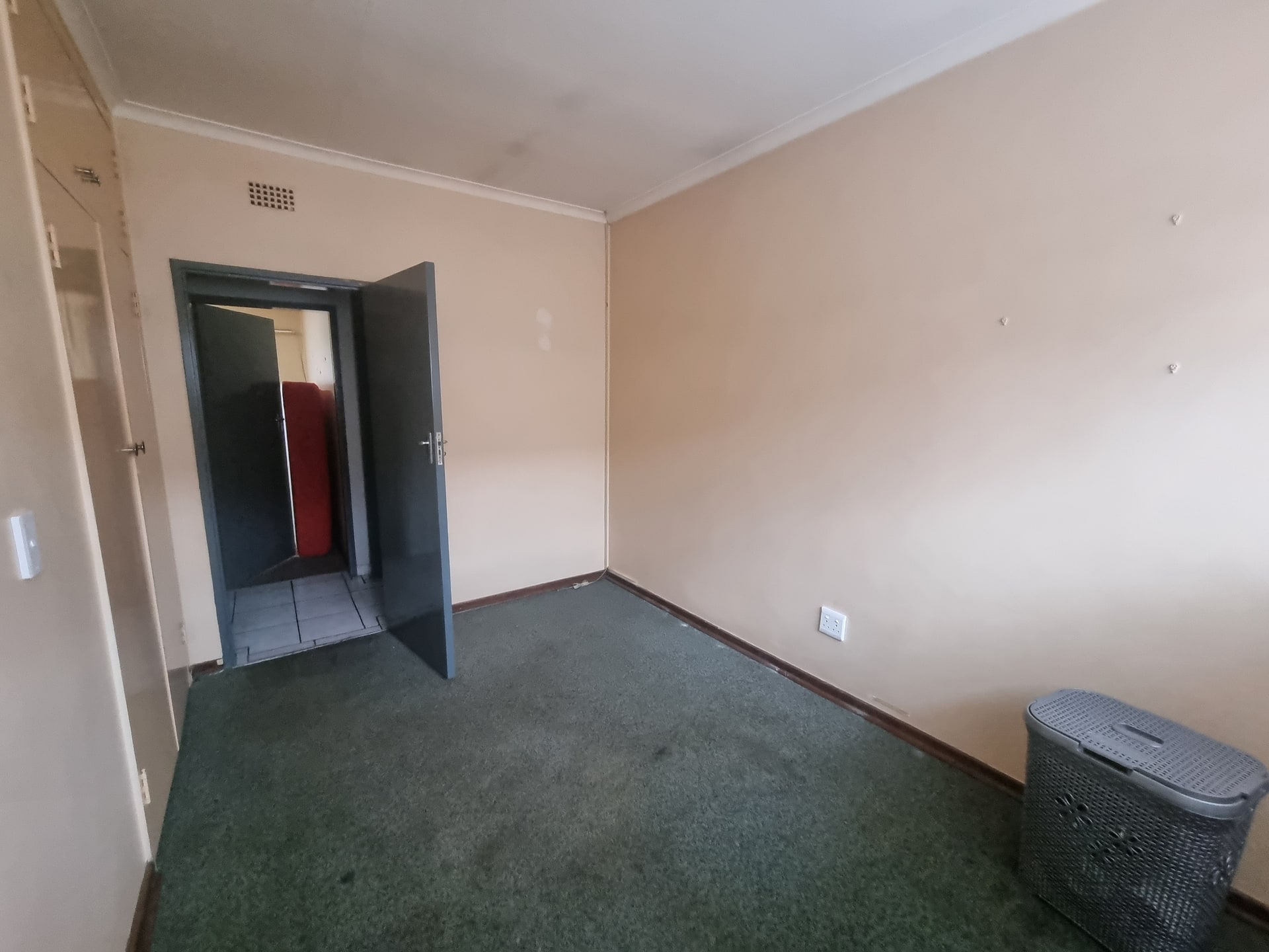 House For Sale in Dersley, Springs