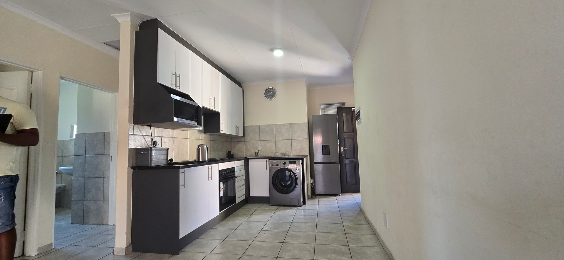 Spacious 3-Bedroom Upstairs Apartment with Excellent Security and Low Monthly Costs