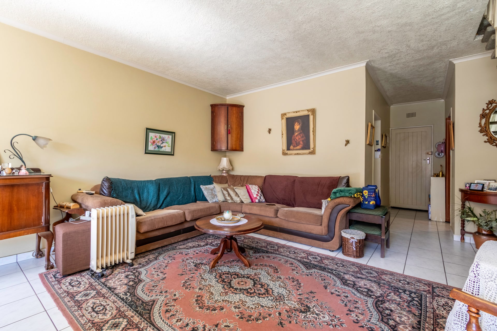 Spacious 2-Bedroom Townhouse with Garden and Double Garage in Secure Complex