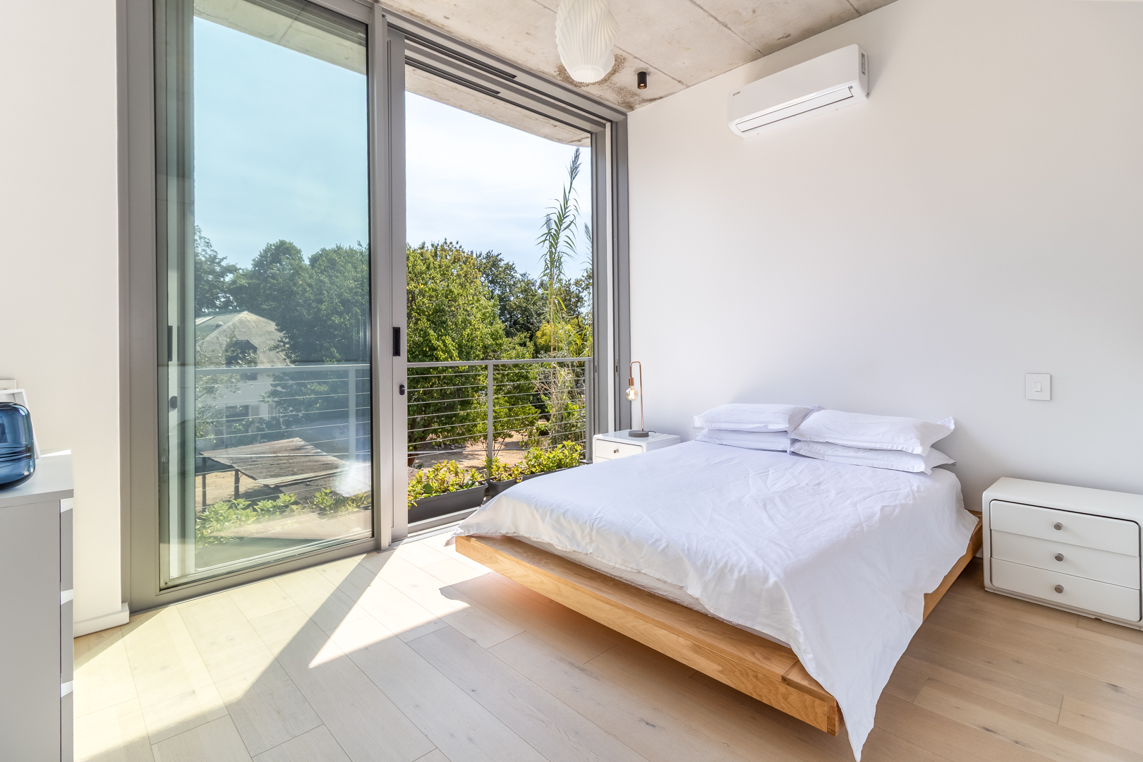 201m² A MASTERPIECE OF MODERN ELEGANCE , LUXURY & DESIGN