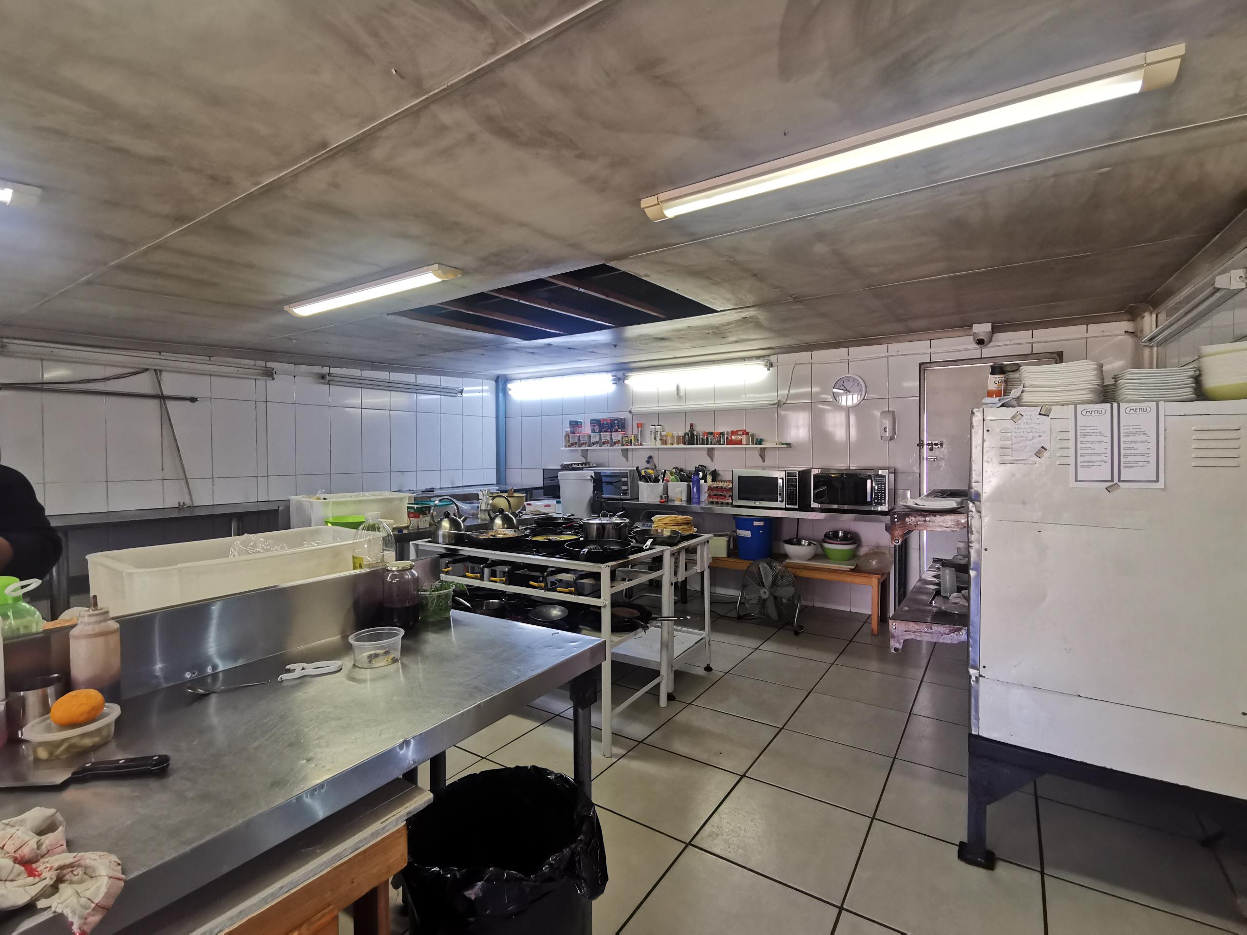 392m² EXCITING DIVERSE INCOME FARMING ACTIVITY IN TOURISM MECCA OF CLARENS, FREE STATE, SOUTH AFRICA