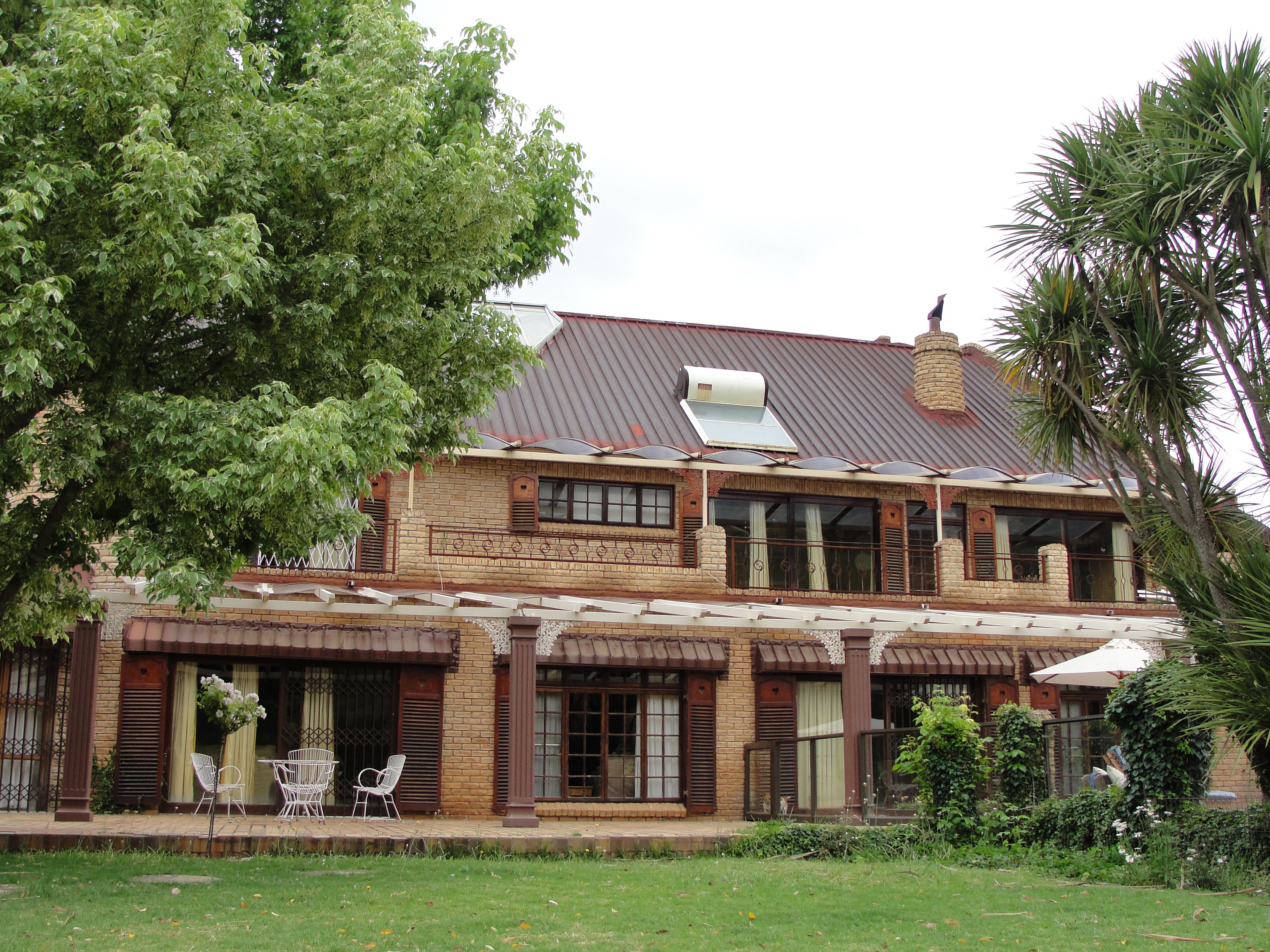 392m² EXCITING DIVERSE INCOME FARMING ACTIVITY IN TOURISM MECCA OF CLARENS, FREE STATE, SOUTH AFRICA