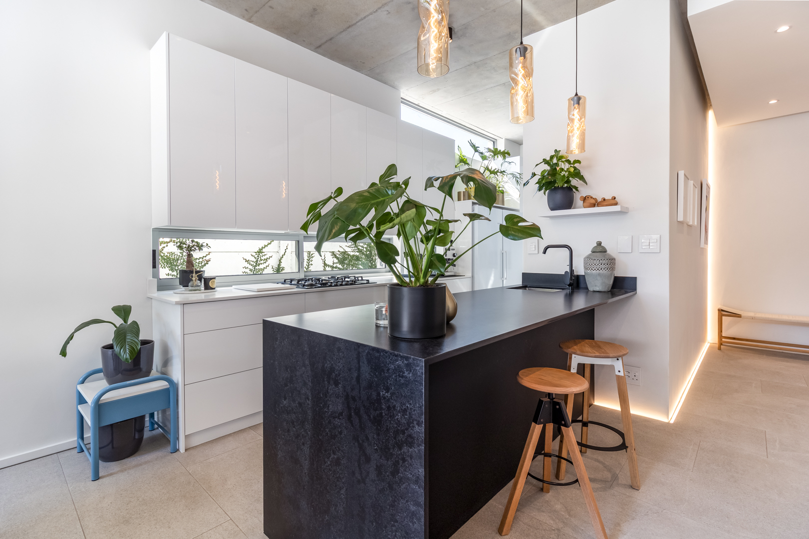 201m² A MASTERPIECE OF MODERN ELEGANCE , LUXURY & DESIGN