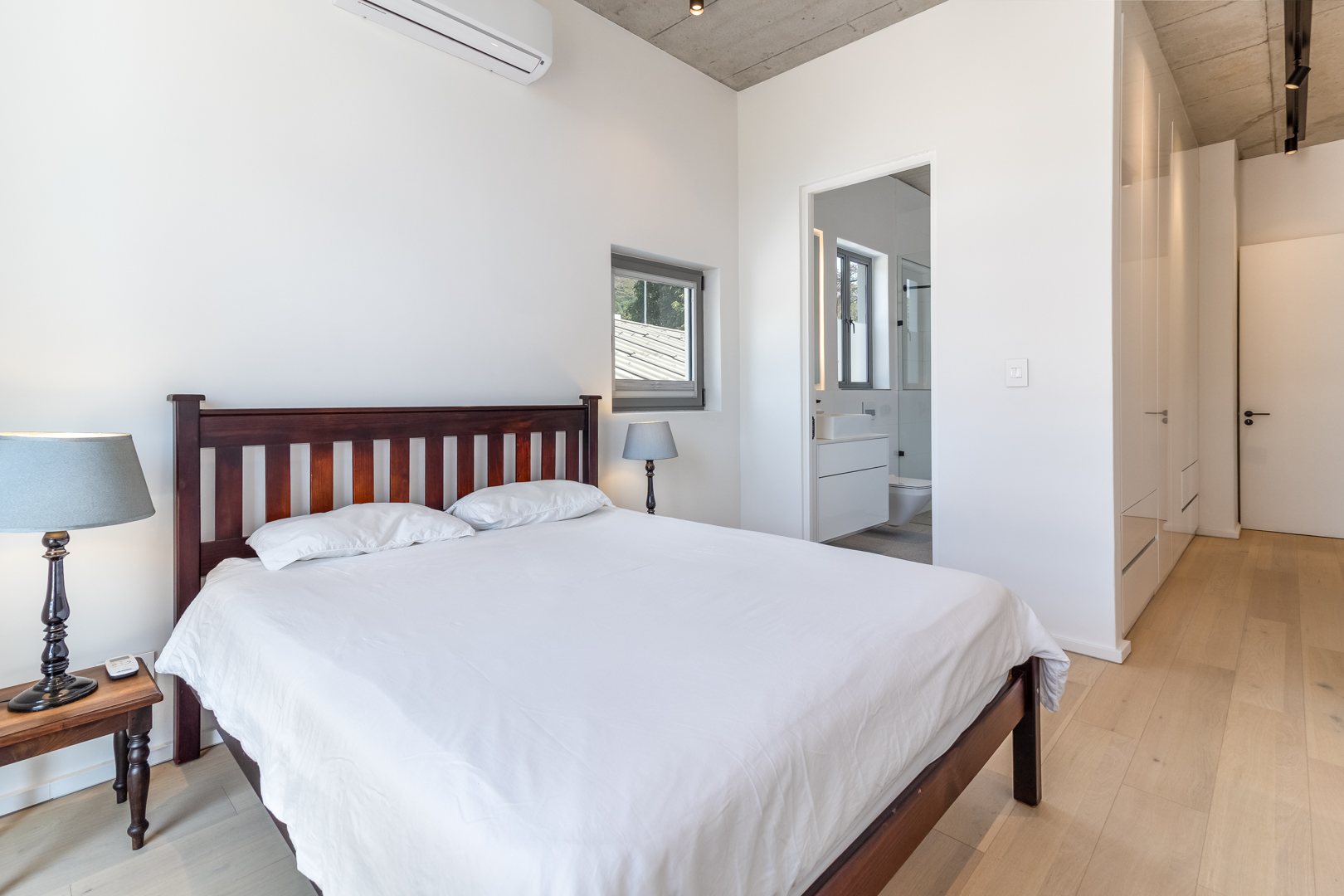 201m² A MASTERPIECE OF MODERN ELEGANCE , LUXURY & DESIGN