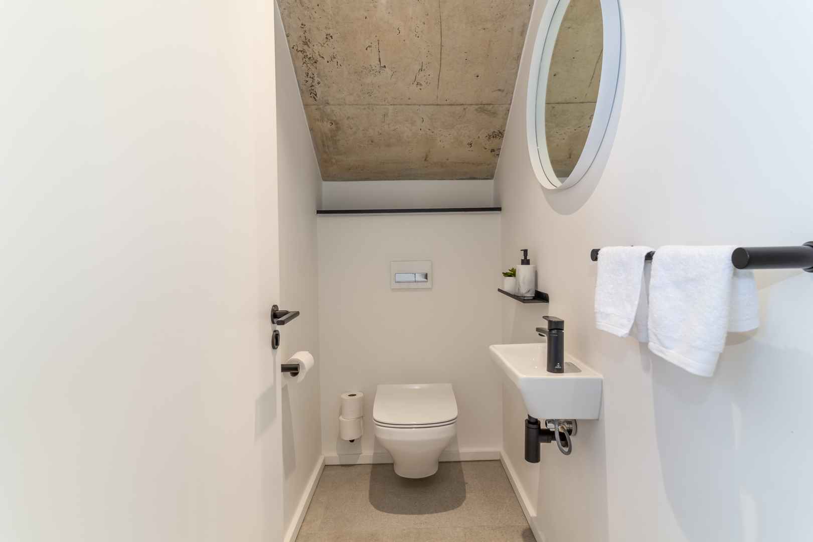 201m² A MASTERPIECE OF MODERN ELEGANCE , LUXURY & DESIGN