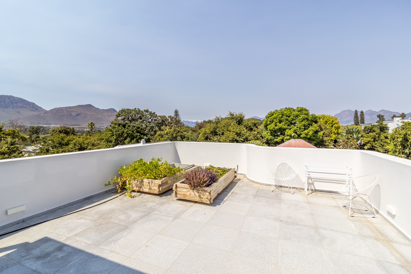 201m² A MASTERPIECE OF MODERN ELEGANCE , LUXURY & DESIGN
