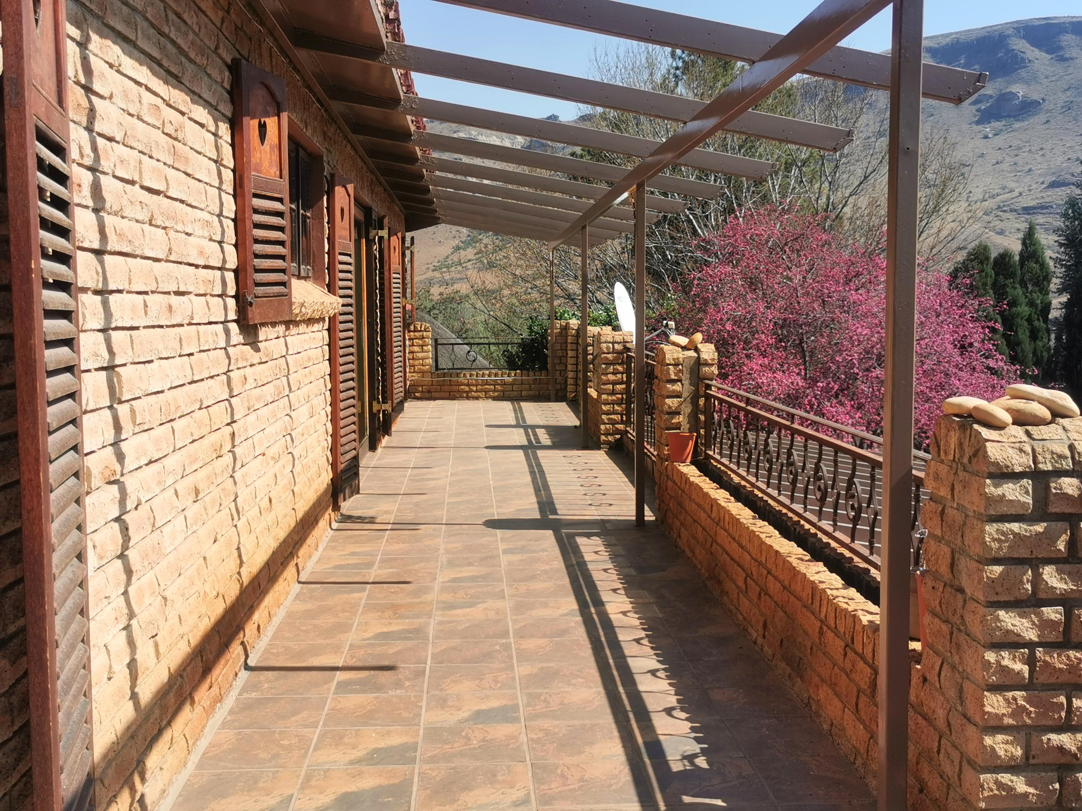 392m² EXCITING DIVERSE INCOME FARMING ACTIVITY IN TOURISM MECCA OF CLARENS, FREE STATE, SOUTH AFRICA