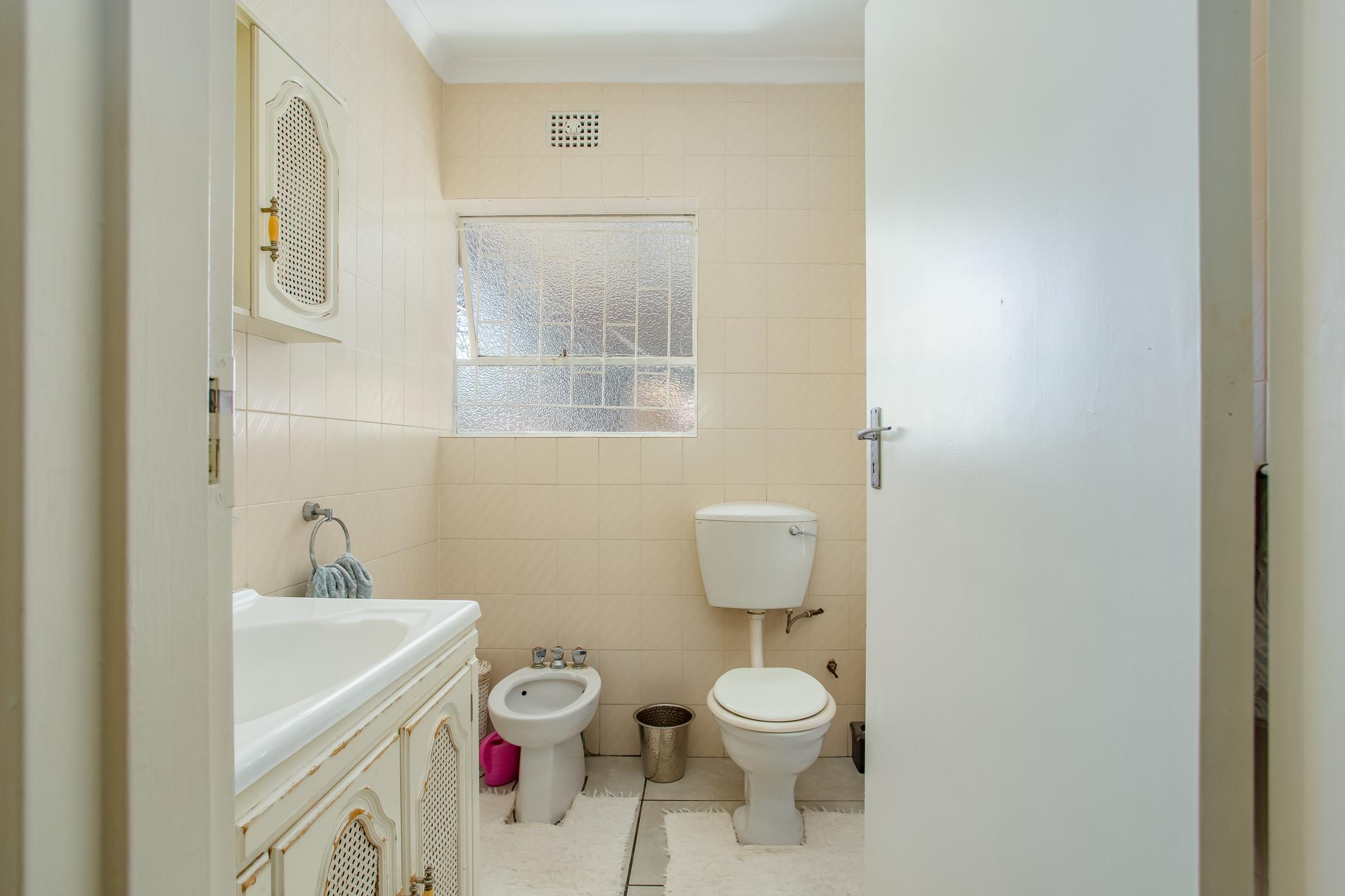 788m² We present a lovely, 4 Bedroom House