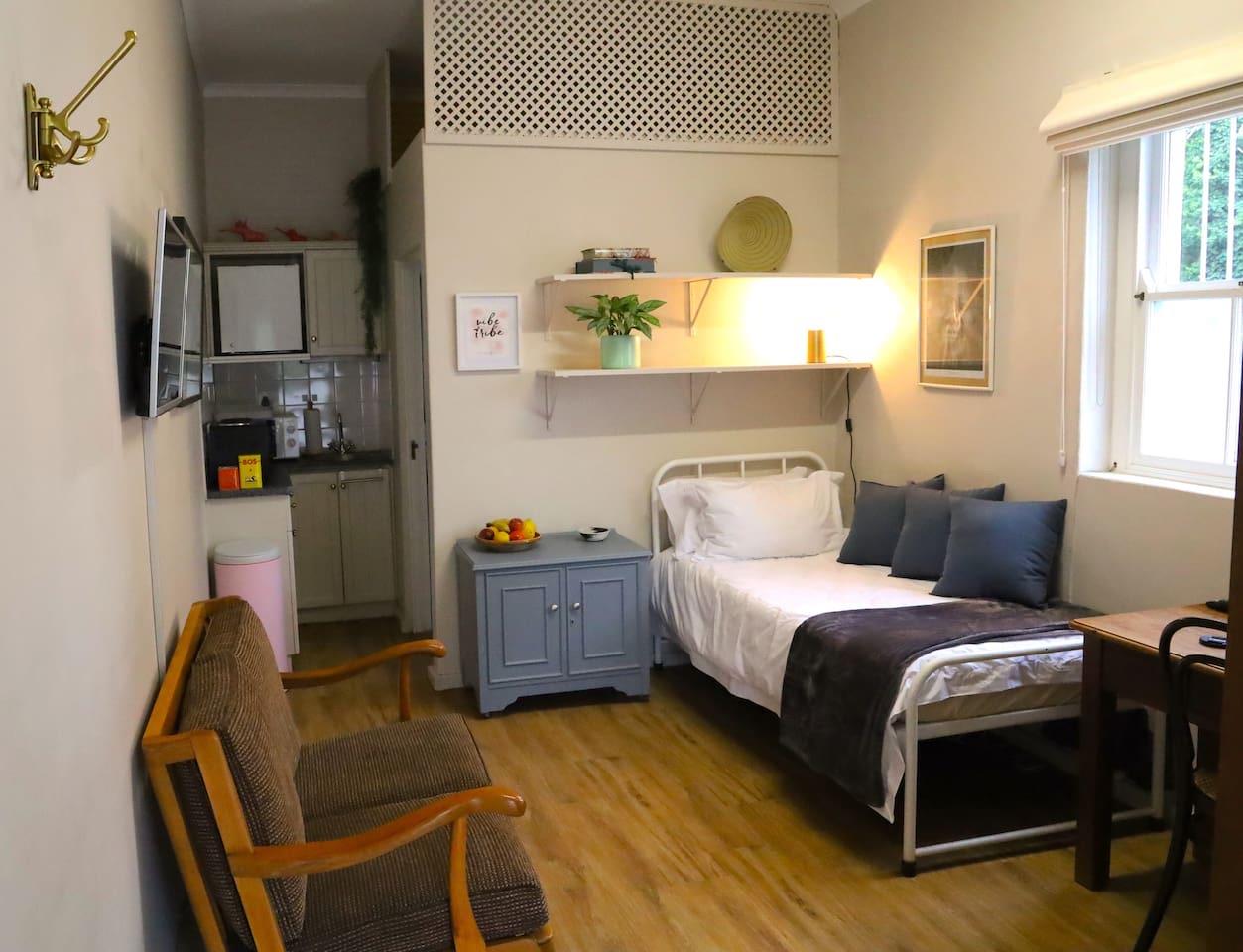 0m² Charming Furnished Apartment for professional working female