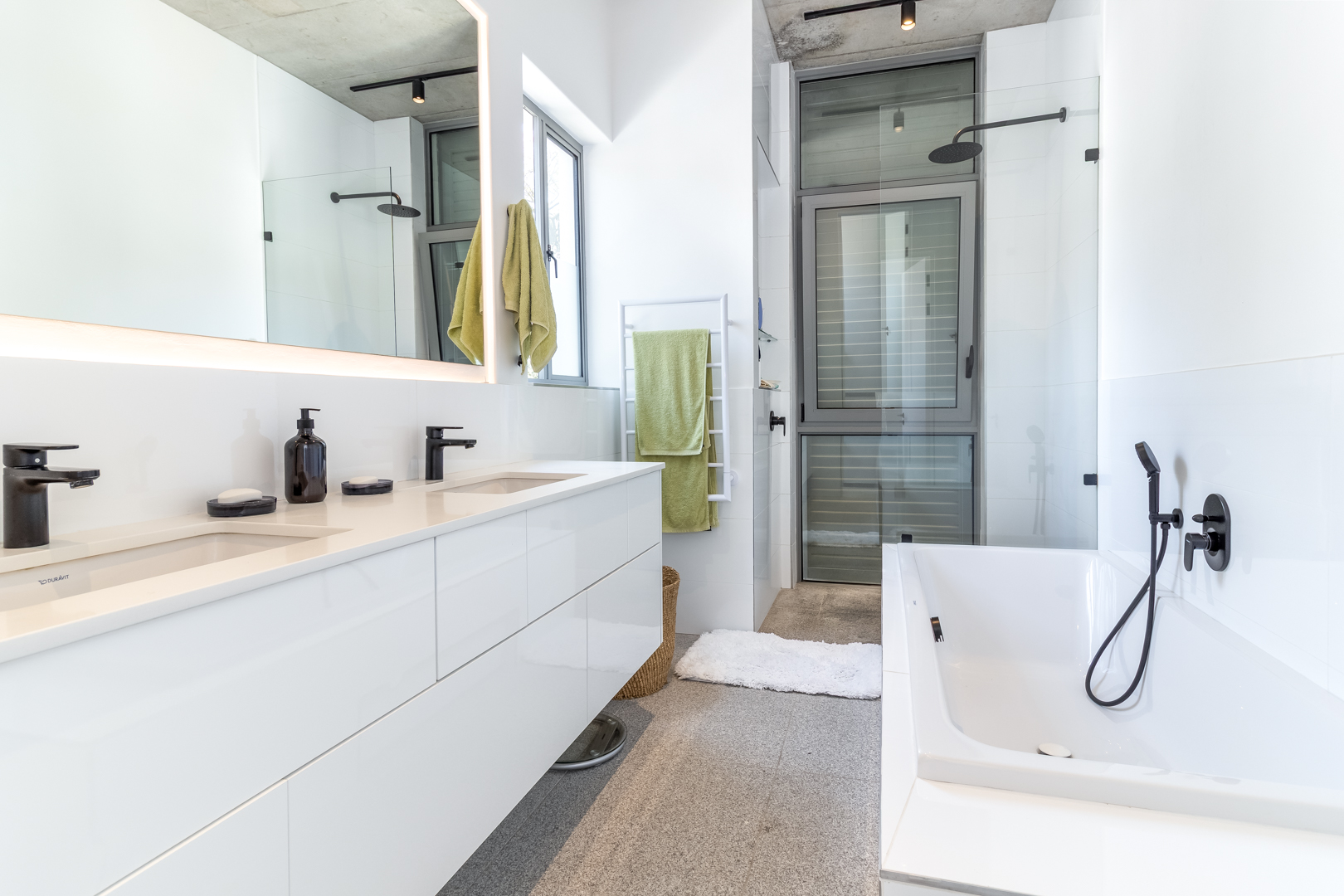 201m² A MASTERPIECE OF MODERN ELEGANCE , LUXURY & DESIGN