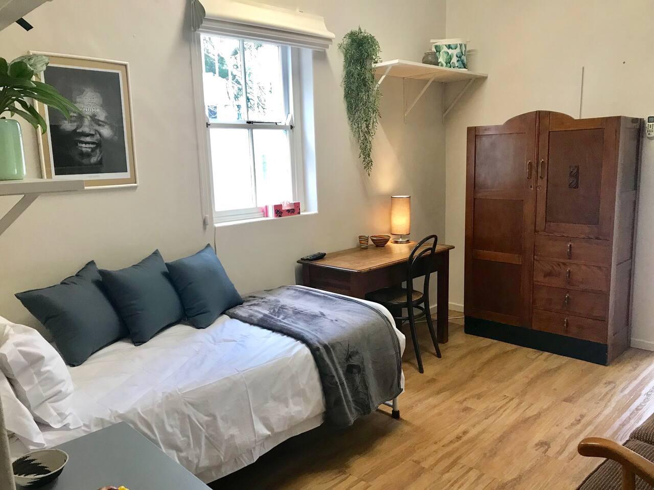 0m² Charming Furnished Apartment for professional working female