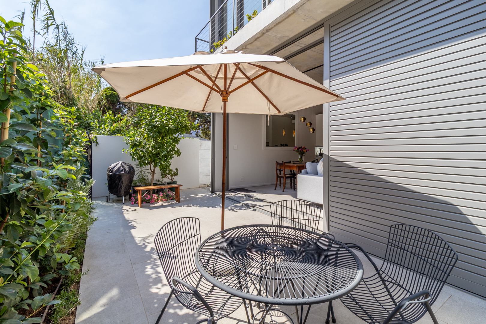 201m² A MASTERPIECE OF MODERN ELEGANCE , LUXURY & DESIGN