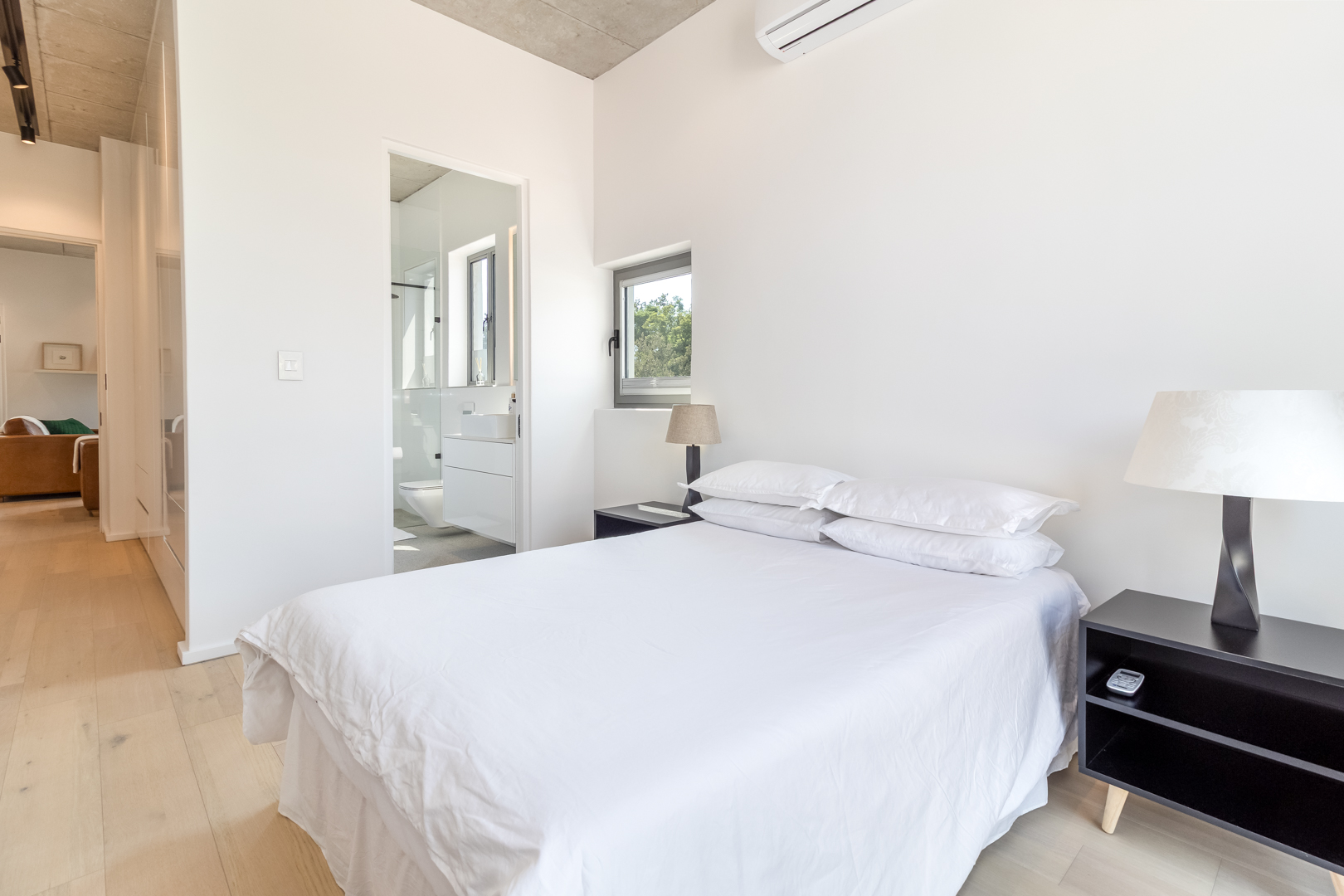 201m² A MASTERPIECE OF MODERN ELEGANCE , LUXURY & DESIGN