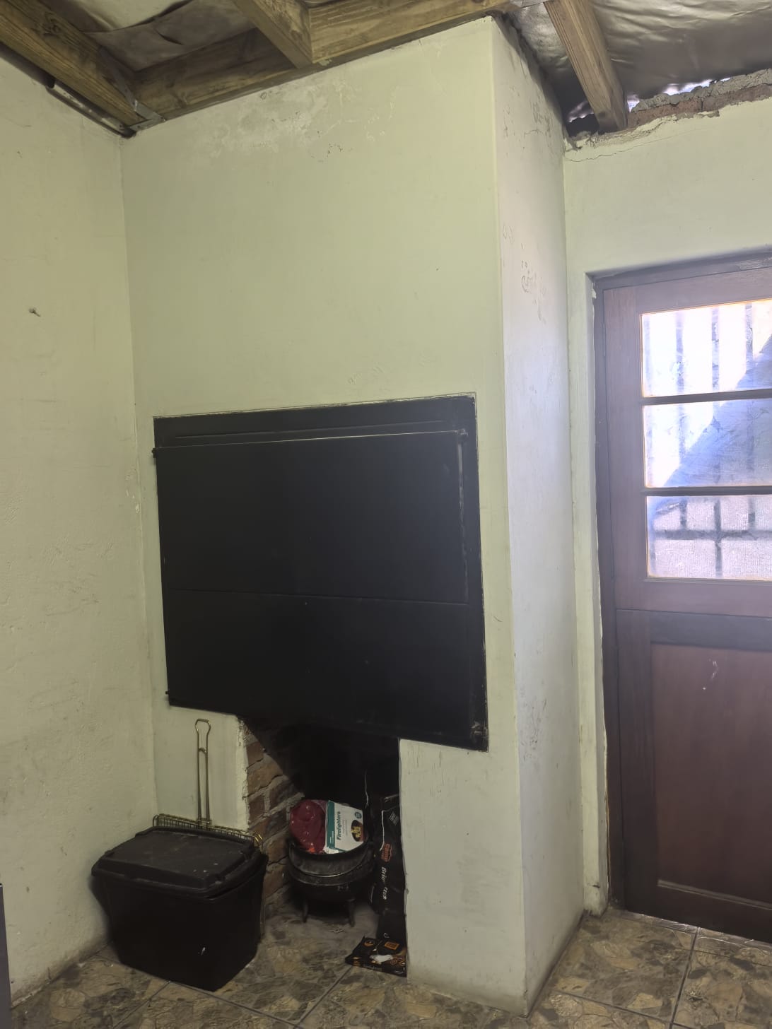 0m² 6 Months Rent available immediately 