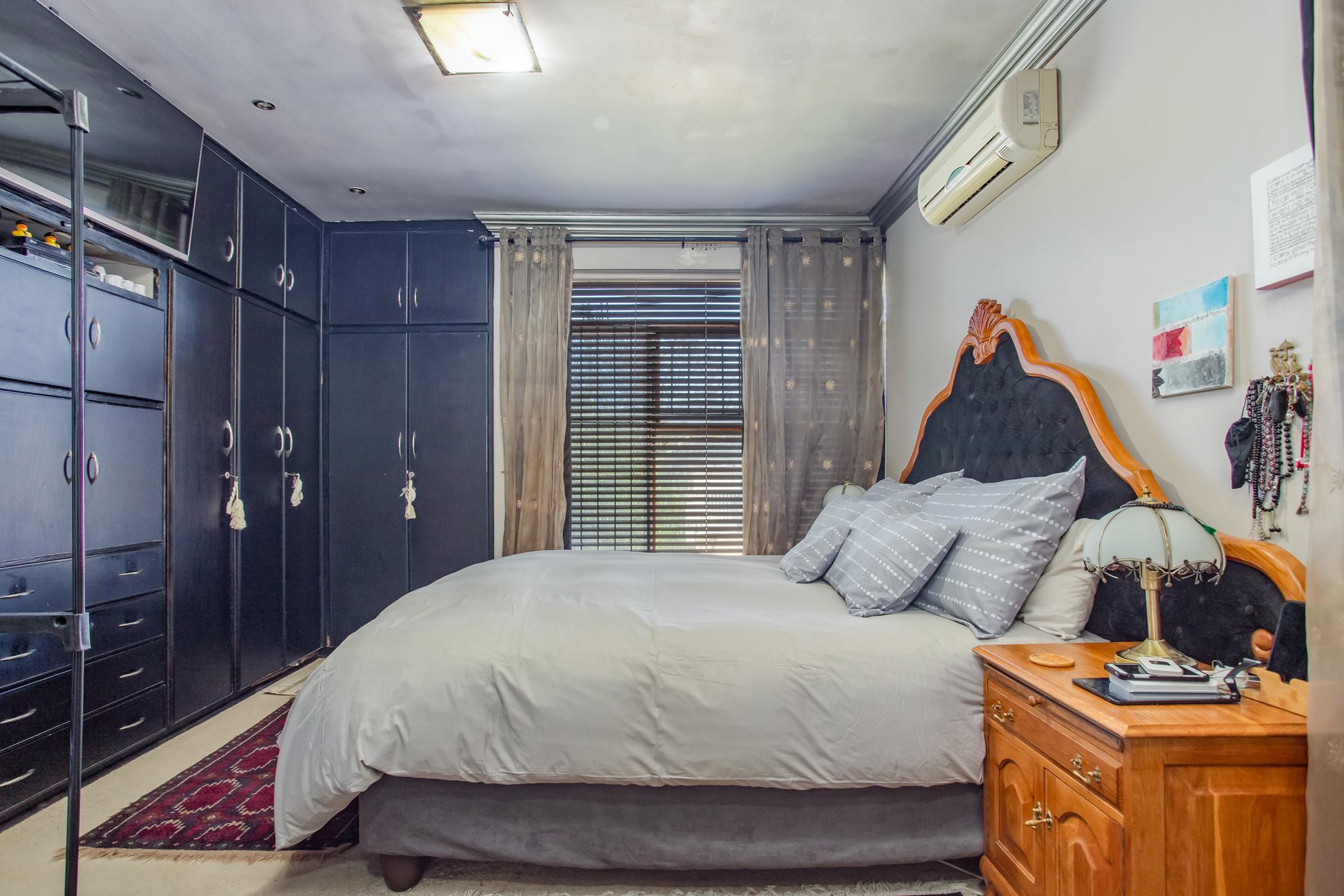 788m² We present a lovely, 4 Bedroom House