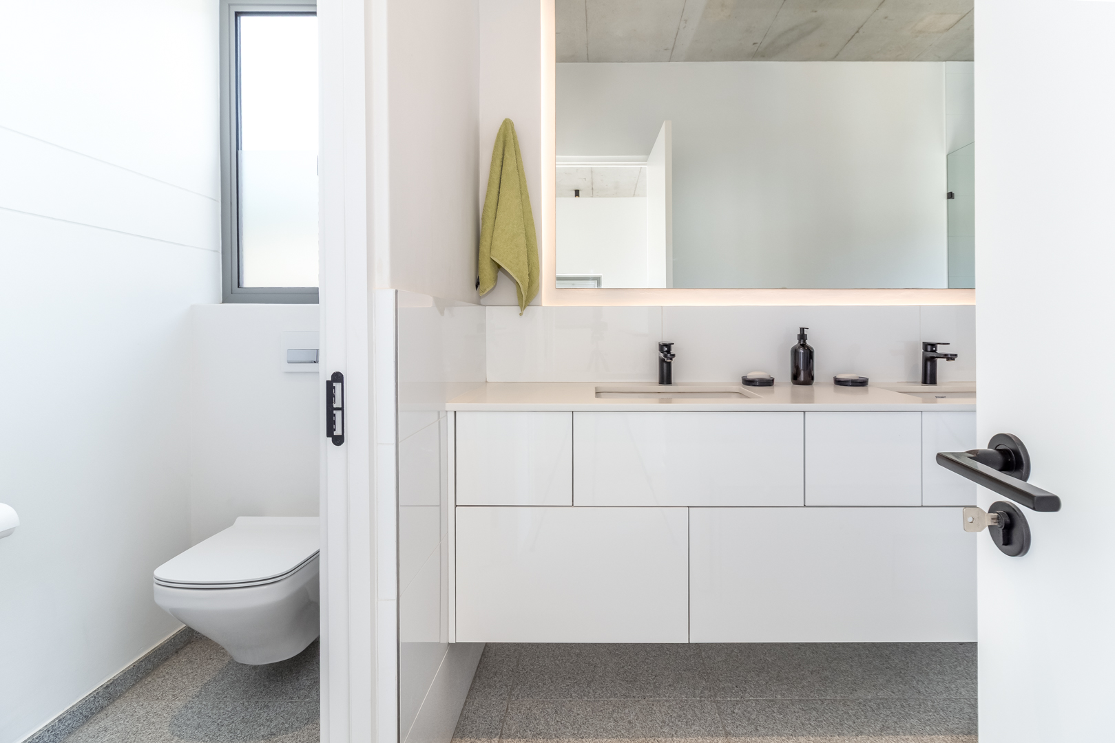 201m² A MASTERPIECE OF MODERN ELEGANCE , LUXURY & DESIGN