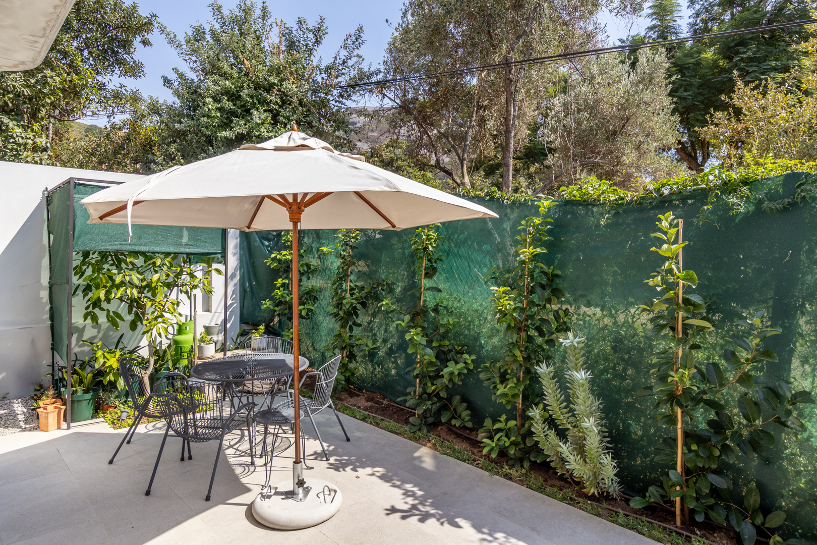 201m² A MASTERPIECE OF MODERN ELEGANCE , LUXURY & DESIGN