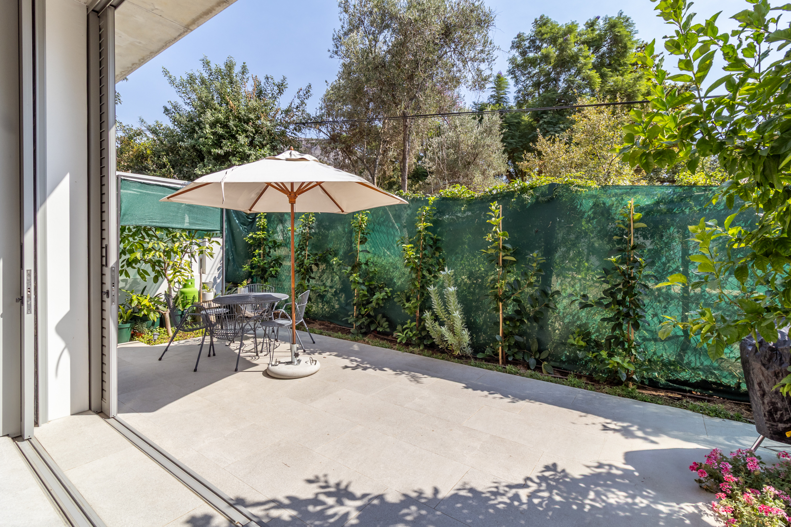 201m² A MASTERPIECE OF MODERN ELEGANCE , LUXURY & DESIGN