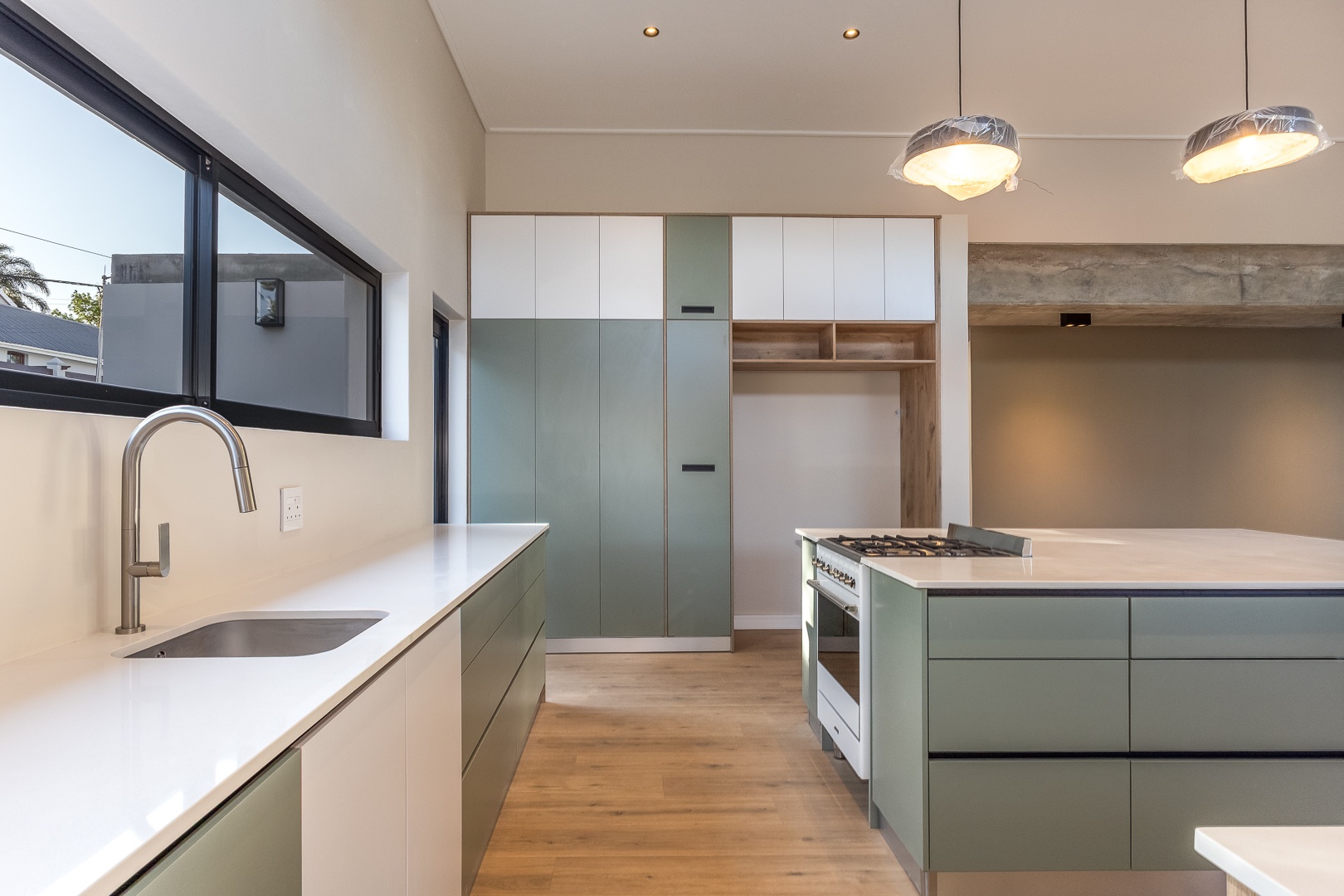 750m² Newly Renovated Double-Storey Family Home with Scenic Views – Sophisticated Living at Its Finest