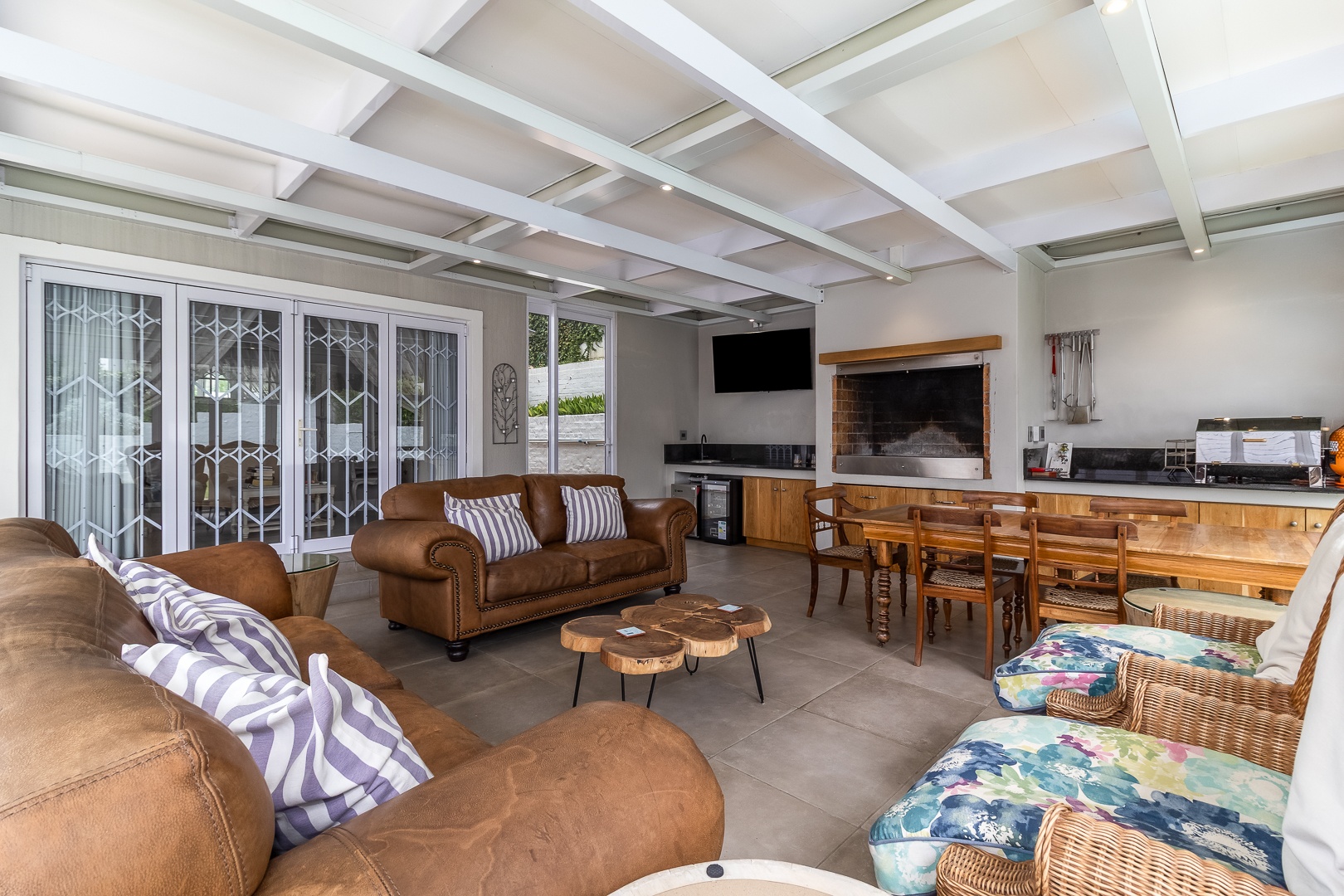 1159m² Exclusive Residence Offering Luxury, Security & Lifestyle