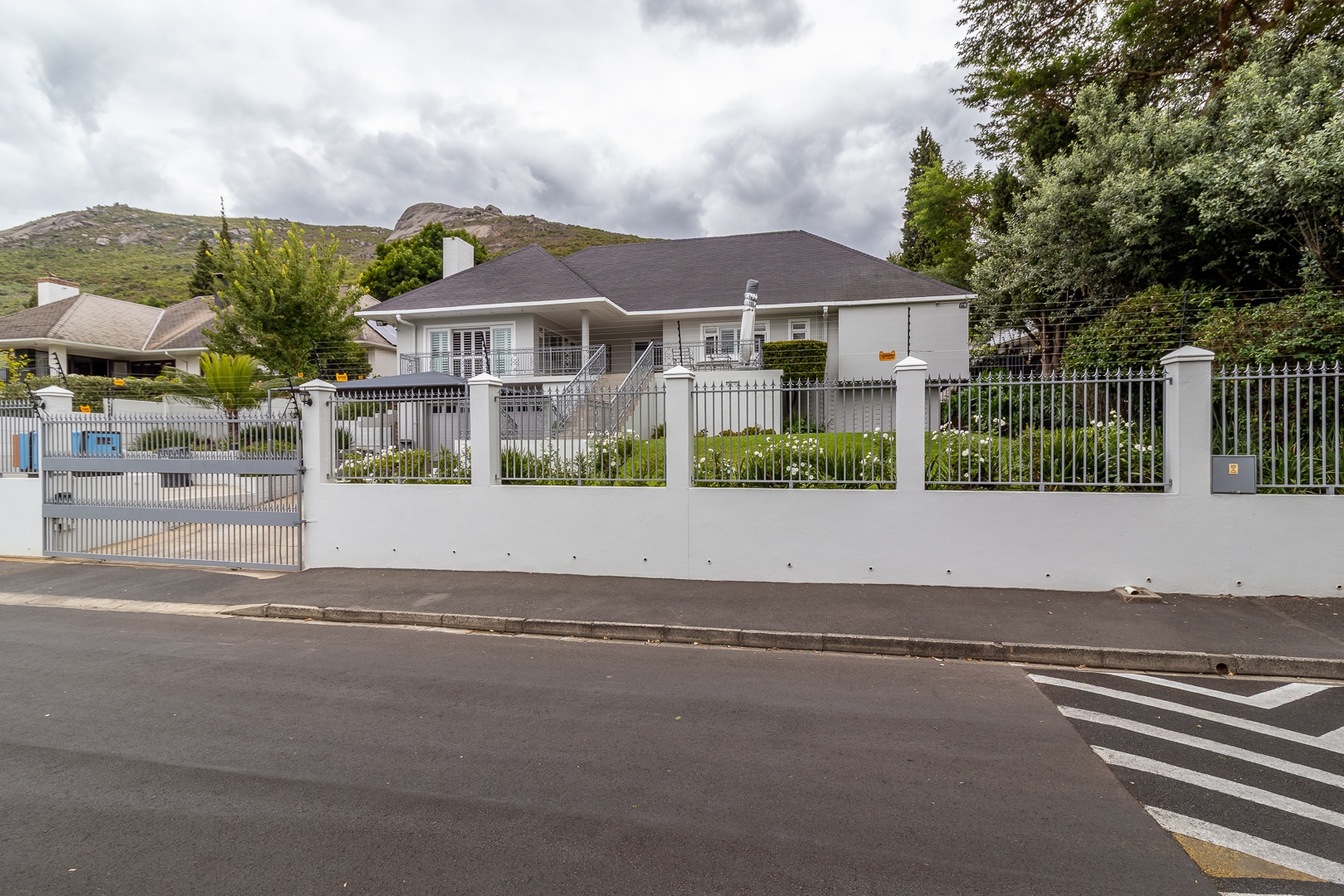 1159m² Exclusive Residence Offering Luxury, Security & Lifestyle