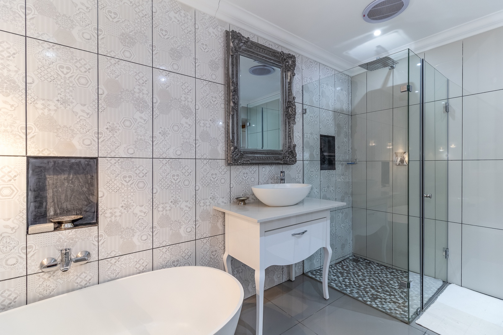 1159m² Exclusive Residence Offering Luxury, Security & Lifestyle