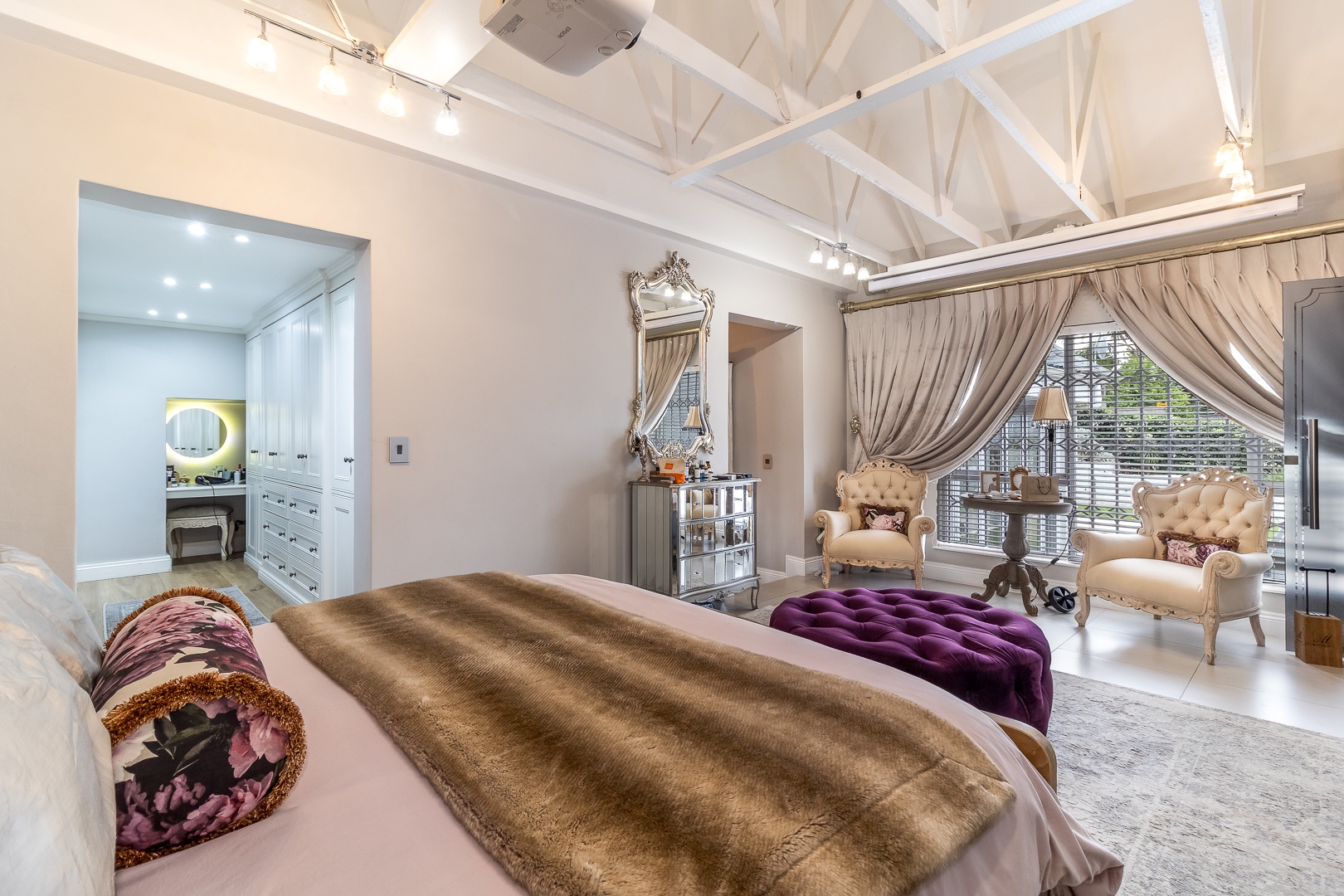 1159m² Exclusive Residence Offering Luxury, Security & Lifestyle