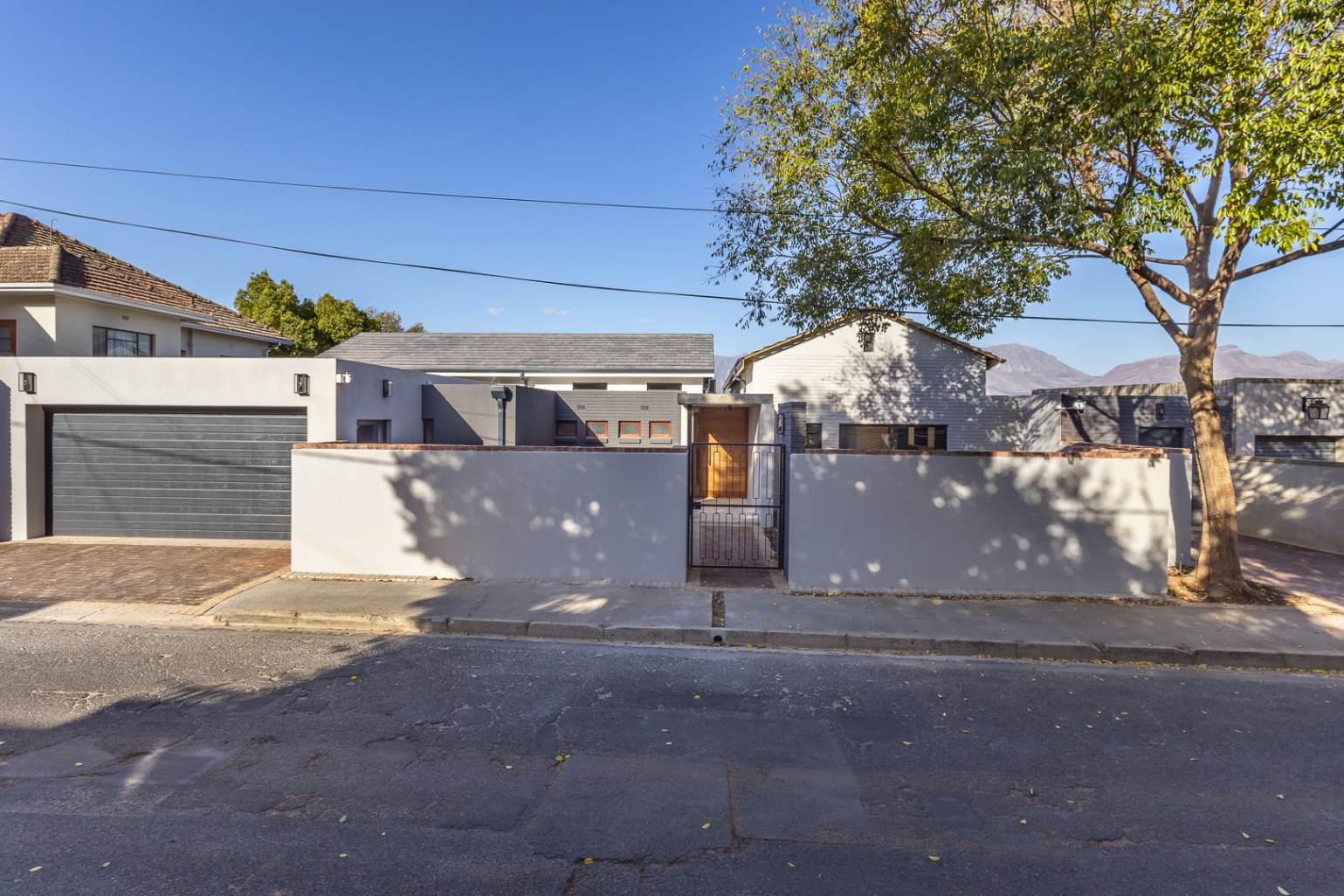 750m² Newly Renovated Double-Storey Family Home with Scenic Views – Sophisticated Living at Its Finest