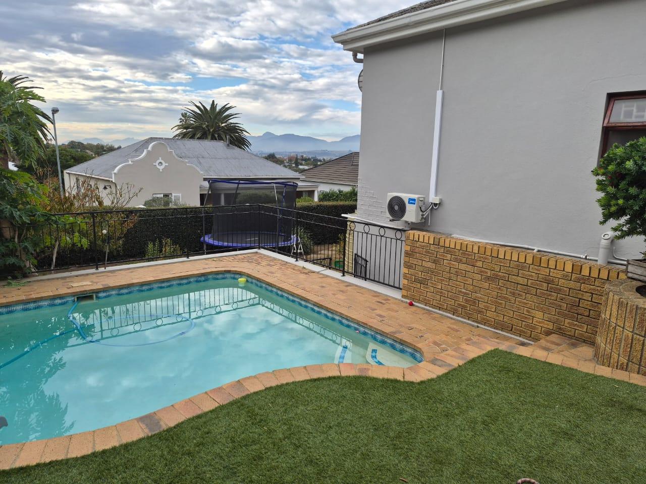 0m² We are excited to present this beautiful family home for rent in a highly sought-after location.