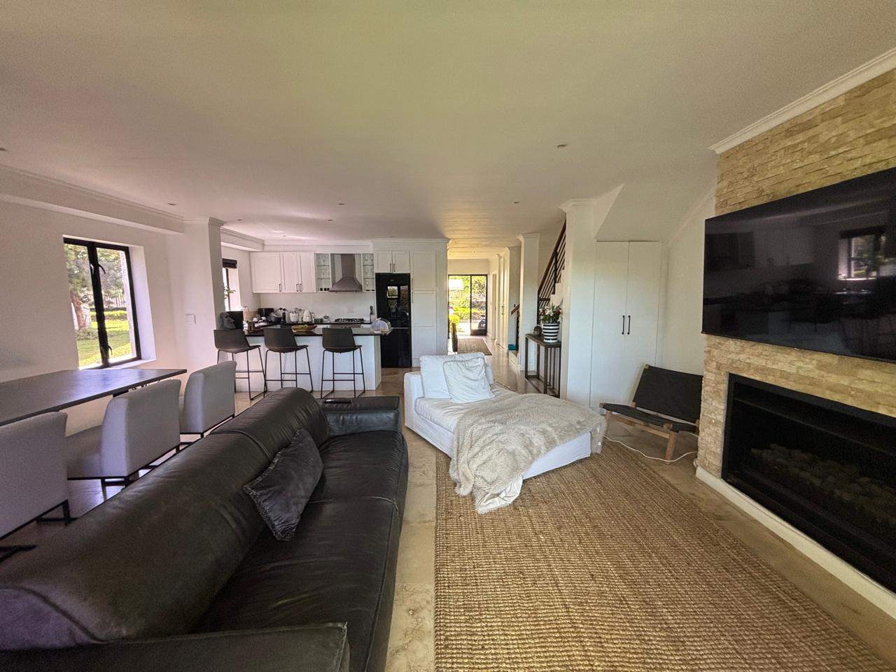 0m² 4-Bedroom Lodge | Pearl Valley