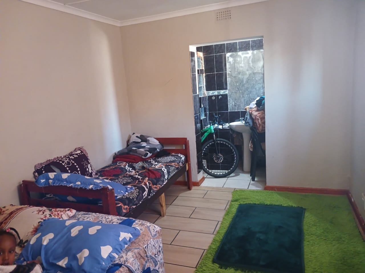 1027m² Spacious Dual-Living Property for Sale in Charleston Hill, Paarl