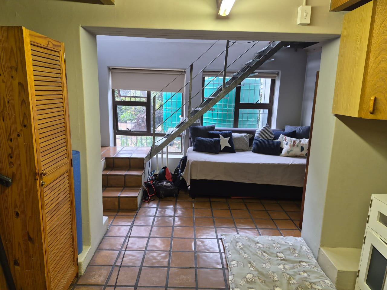 0m² We are excited to present this beautiful family home for rent in a highly sought-after location.