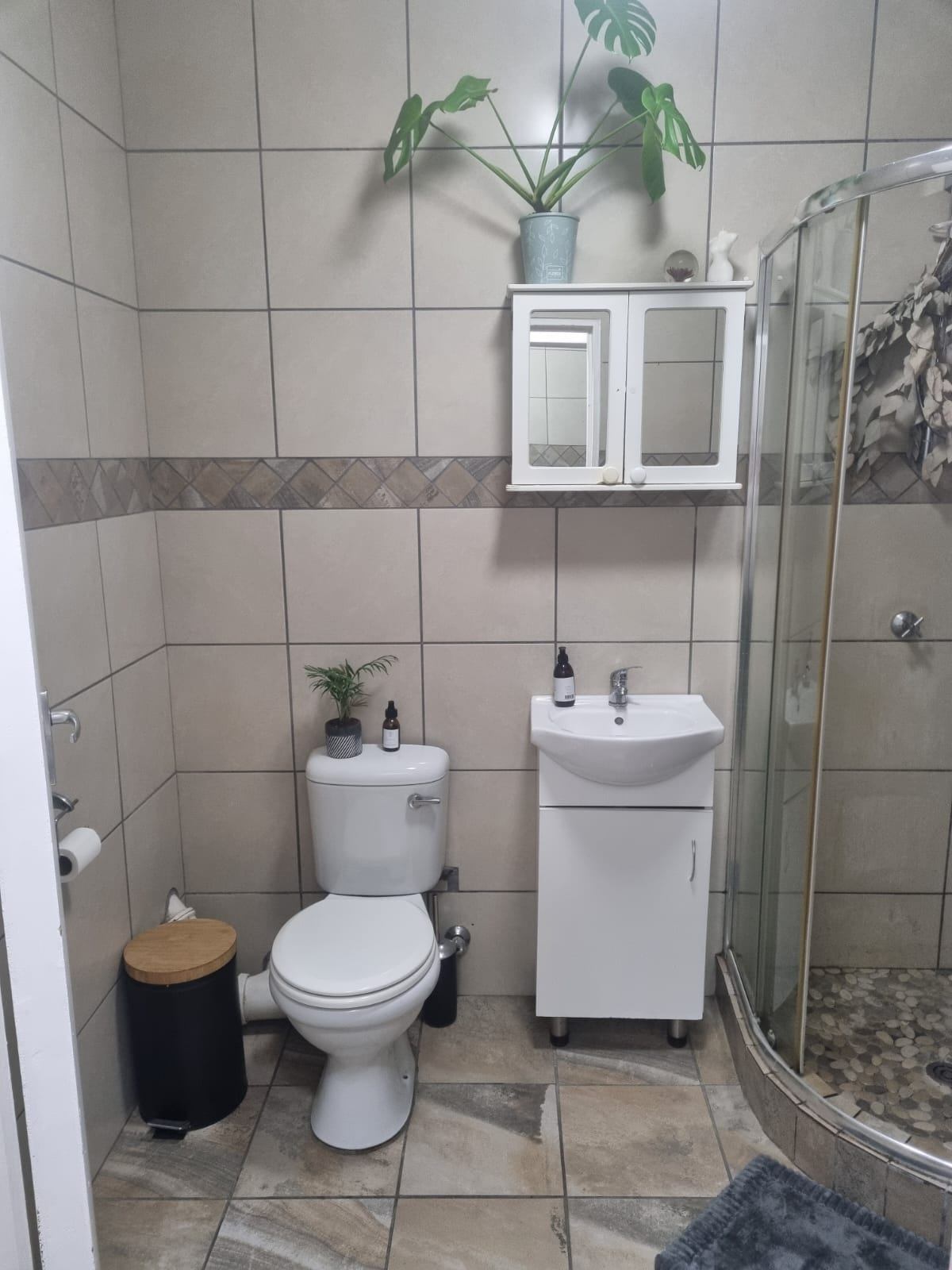 0m² Modern 1-Bedroom Apartment to Rent in Bergsig Complex